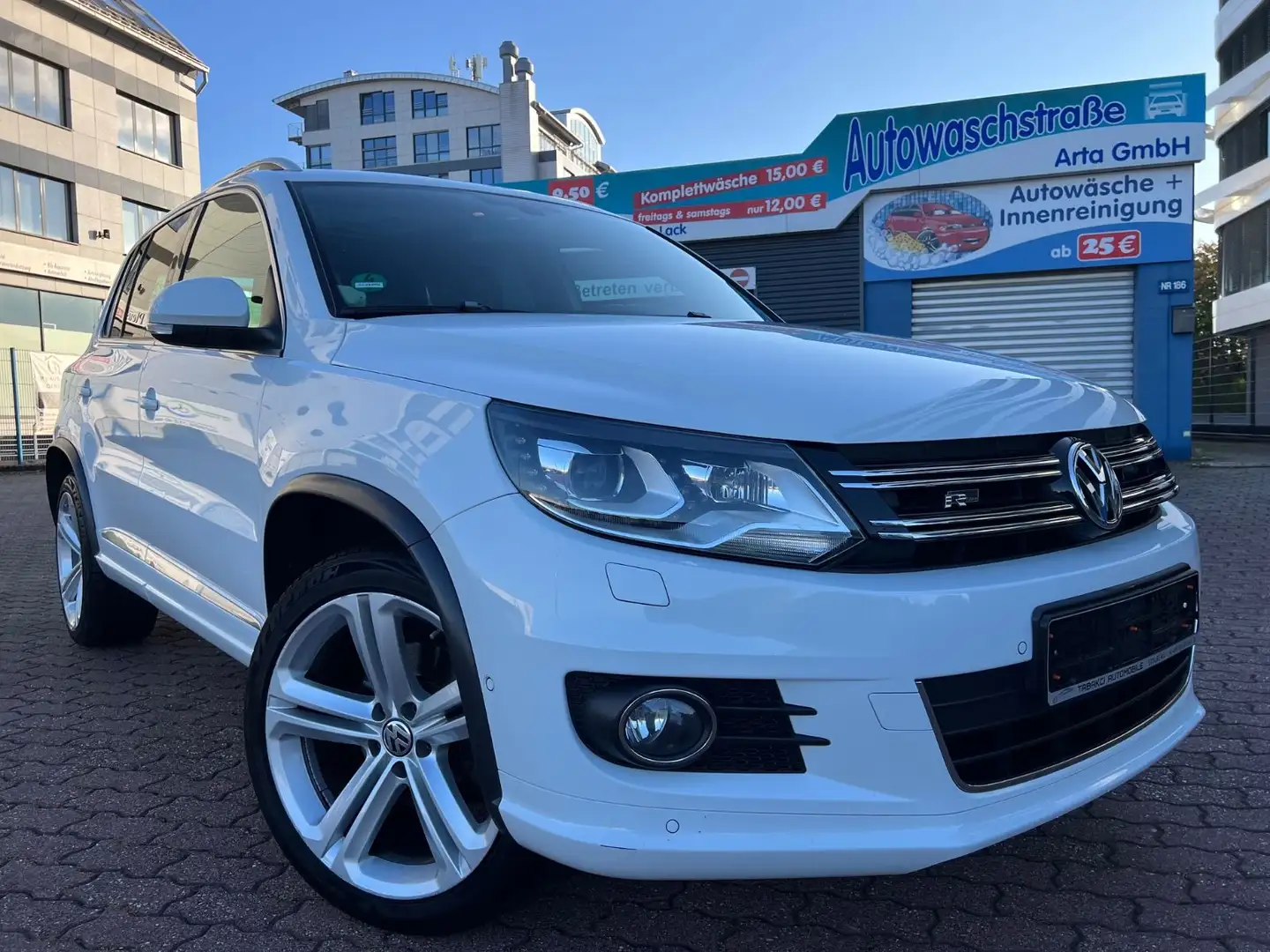 Volkswagen Tiguan 2.0 TDI 4Motion DSG*R-LINE*KAMERA*PANO* Weiß - 2