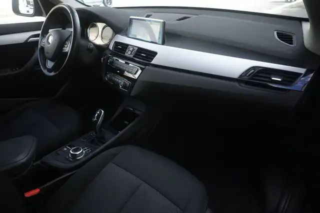 BMW X1 view 9