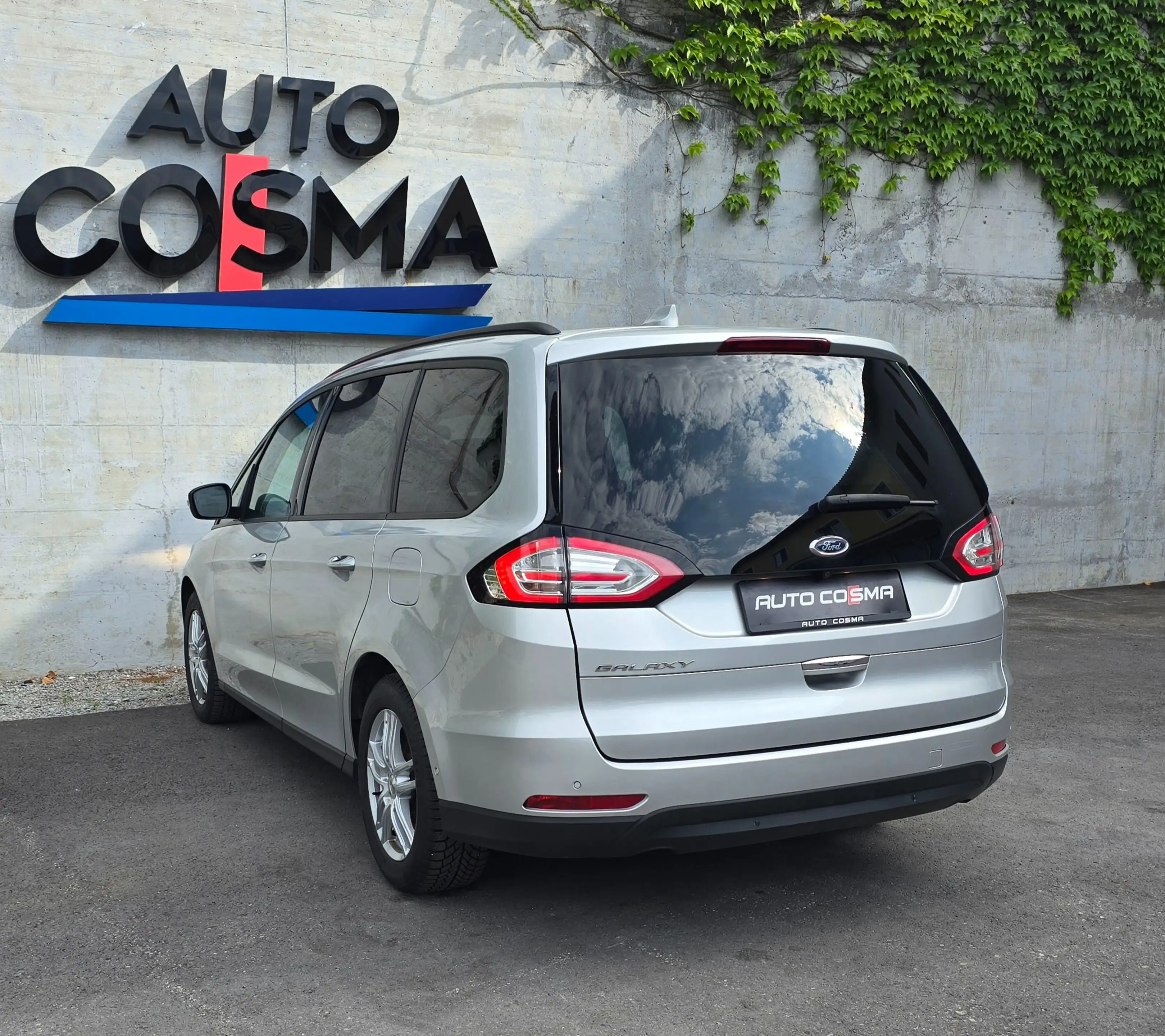 Ford Galaxy Trend — photo 8