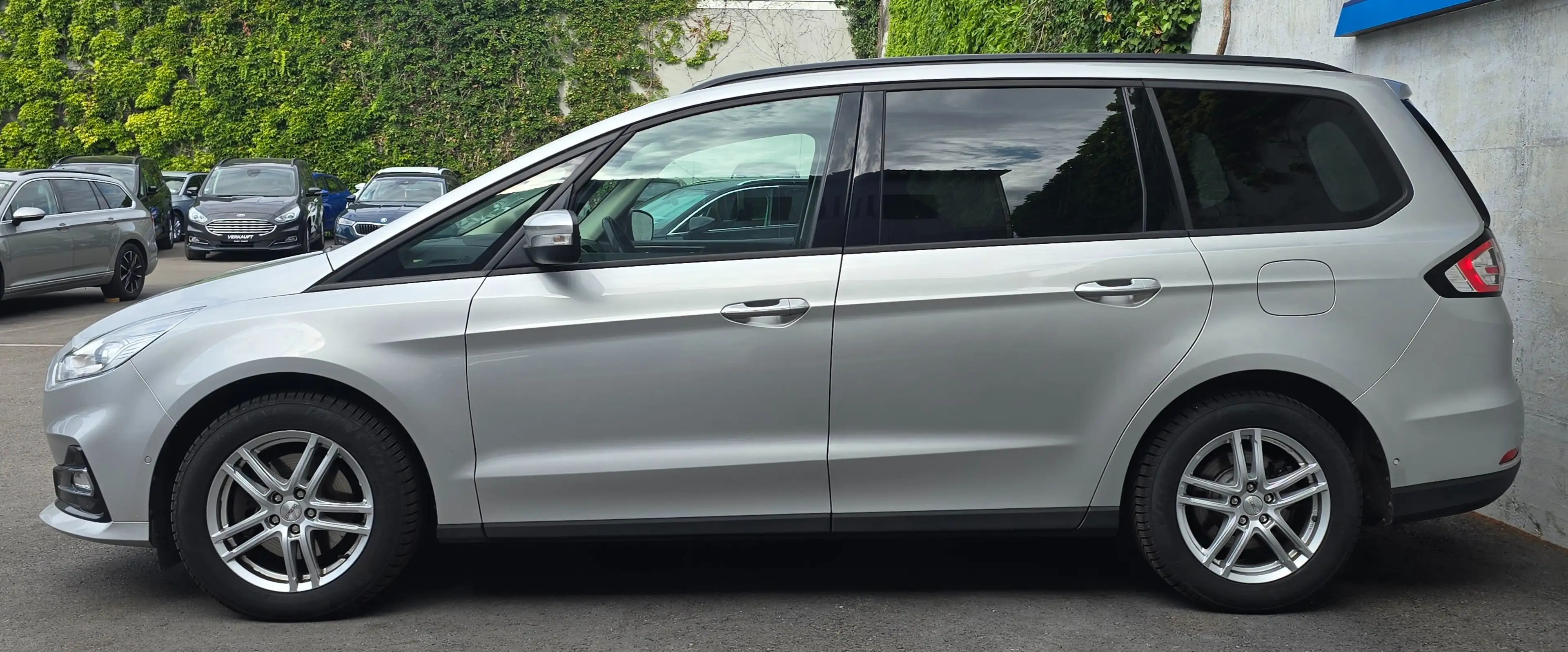 Ford Galaxy Trend — photo 5