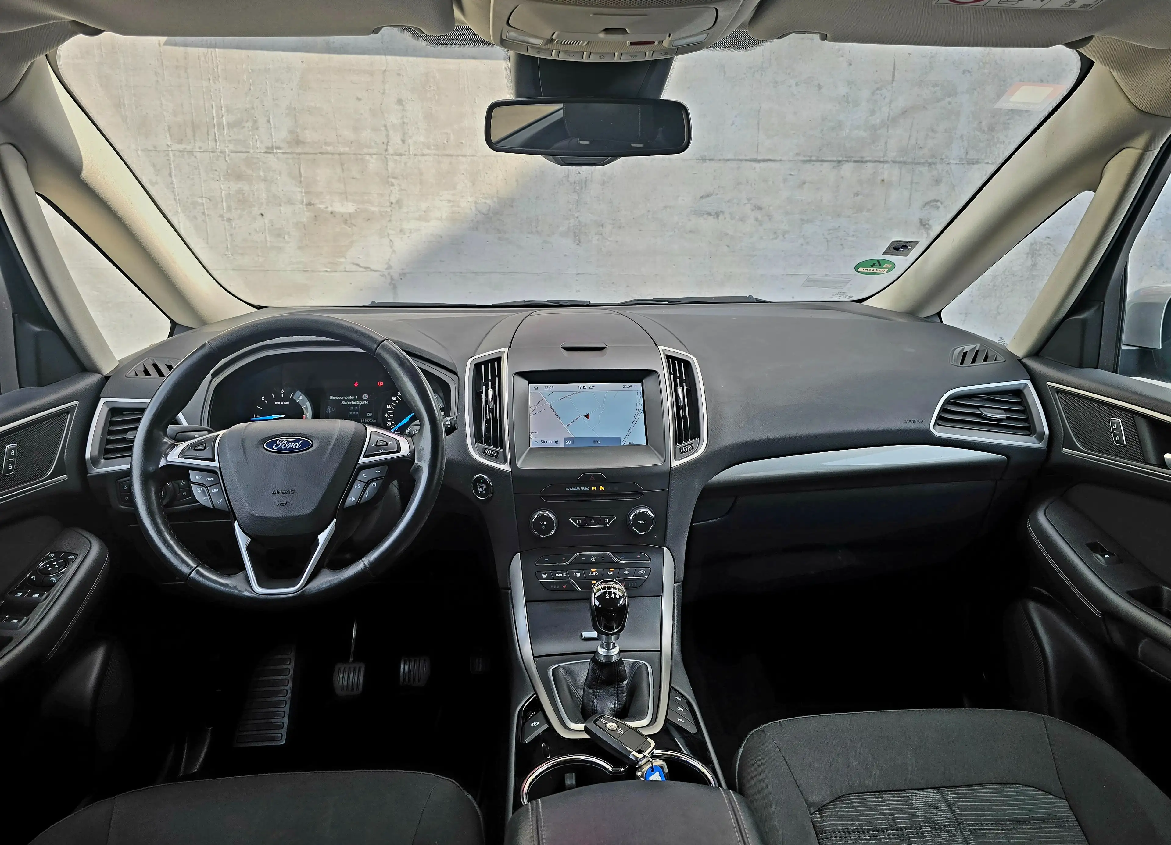 Ford Galaxy Trend — photo 9