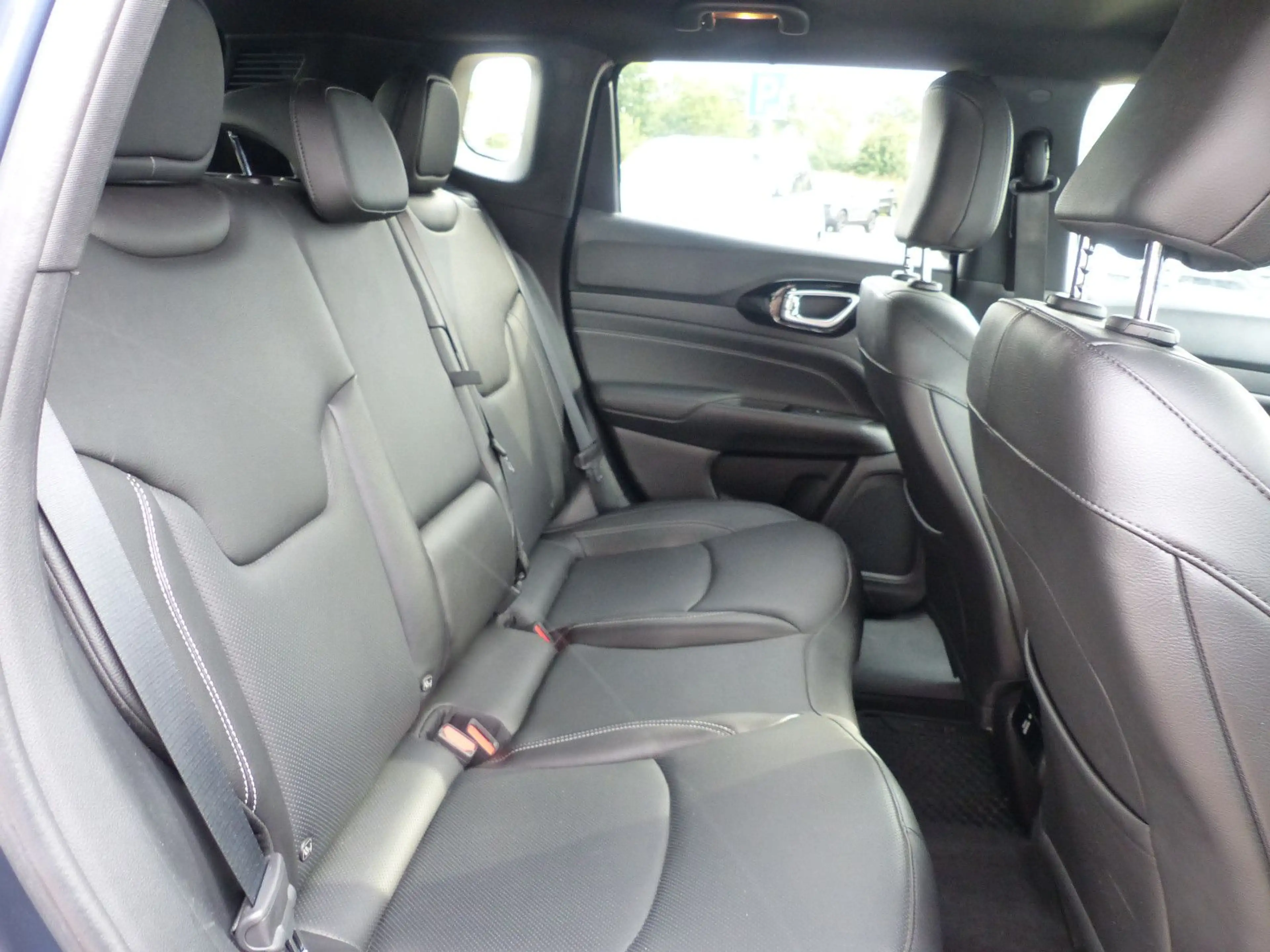 Jeep Compass S PHEV LED Navi Leder AHK — photo 13