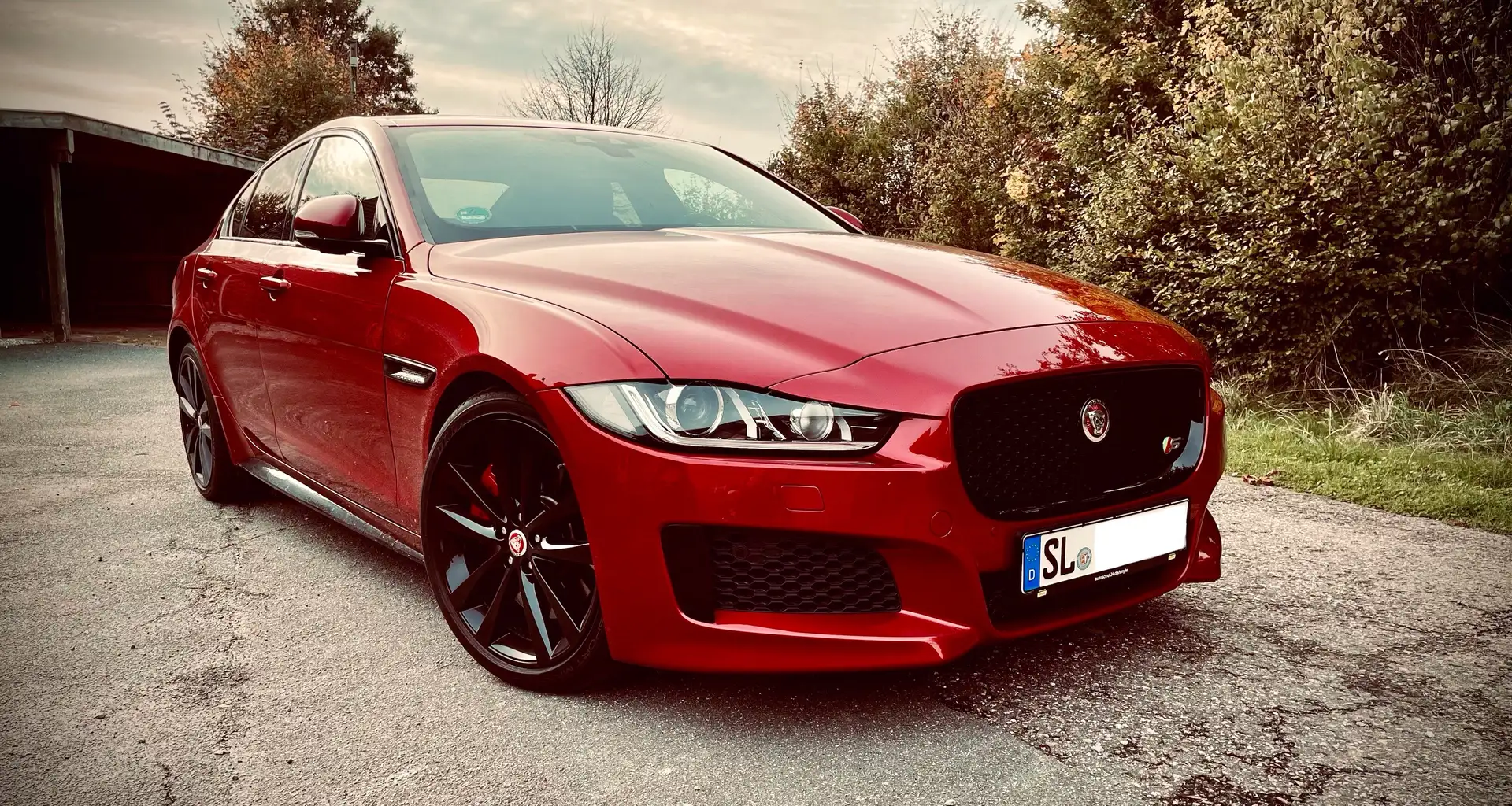 Jaguar XE S Rot - 1
