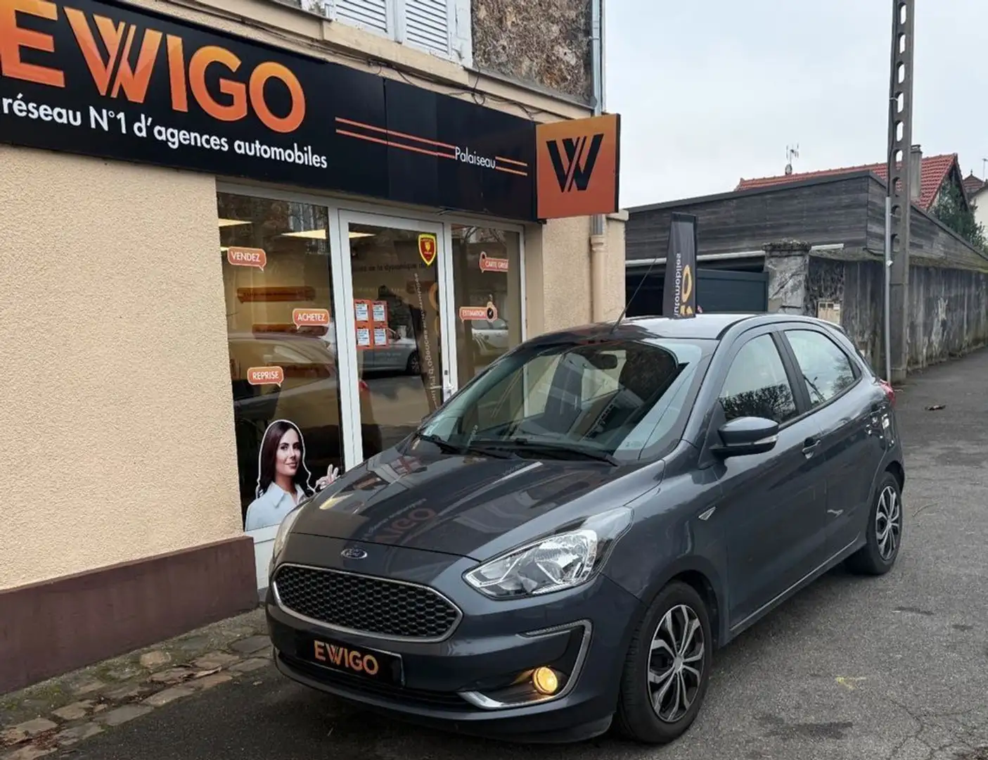 Ford Ka/Ka+ Ka+ 1.2 tivct 70 essential faible kilometrage Gris - 1