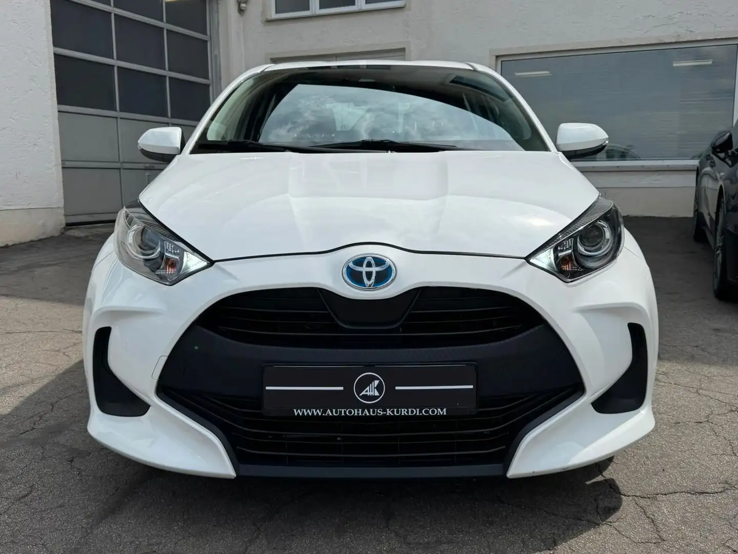 Toyota Yaris 1.5 Hybrid AUT Comfort  ACC CARPLAY KAMERA Weiß - 2
