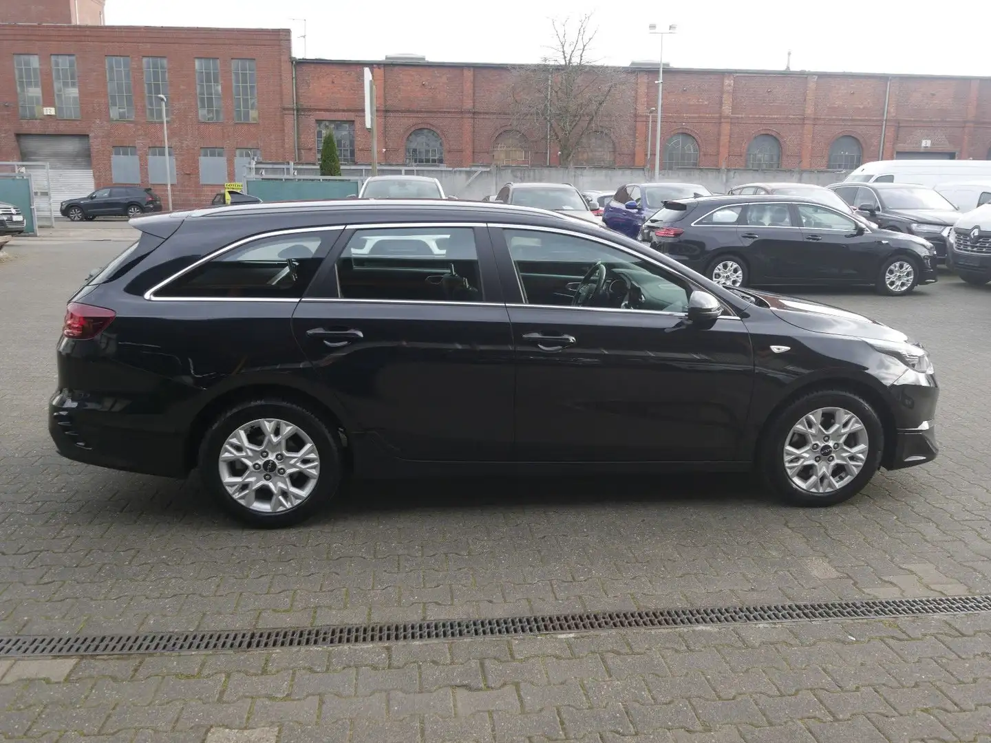Kia Ceed SW / cee'd SW Ceed Sportswagon 1.0 TGDI Vision Navi PDC Klima Schwarz - 2