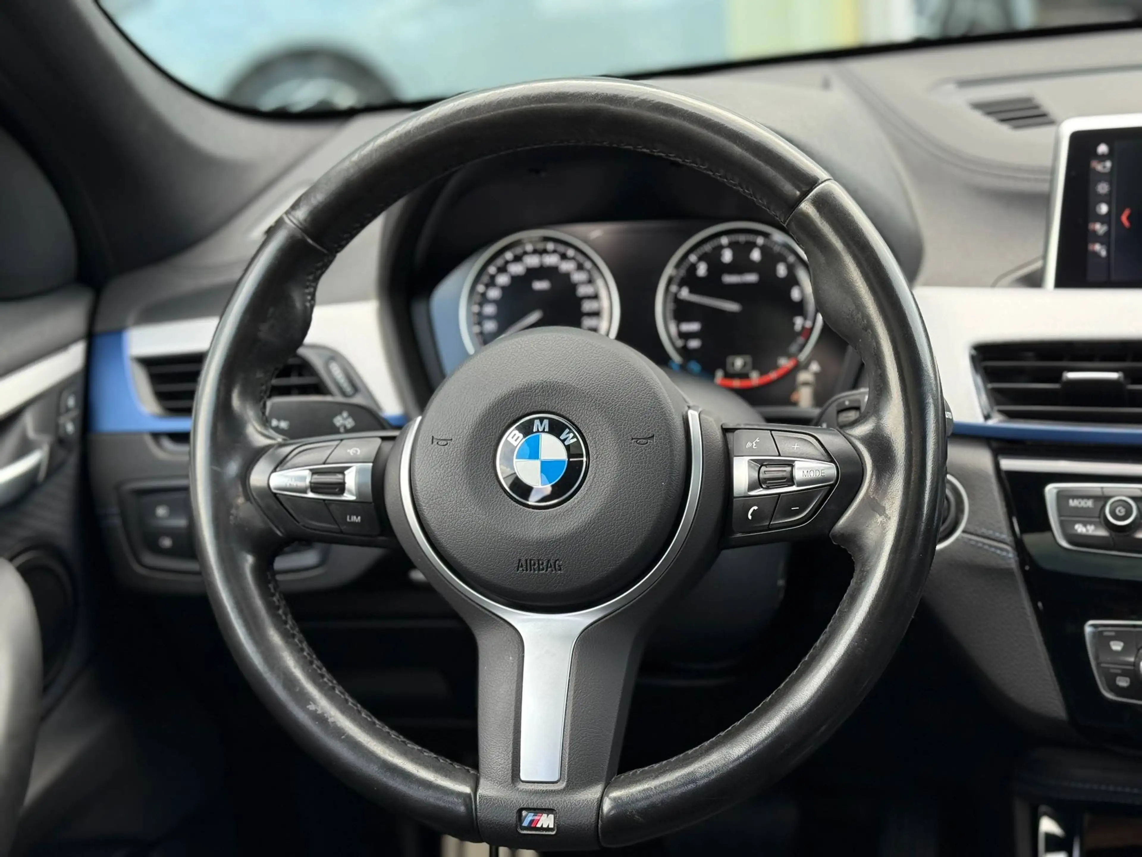BMW X1 M PACK / PANO / TREKHAAK / NAVI / SFEERLICHT / — photo 20