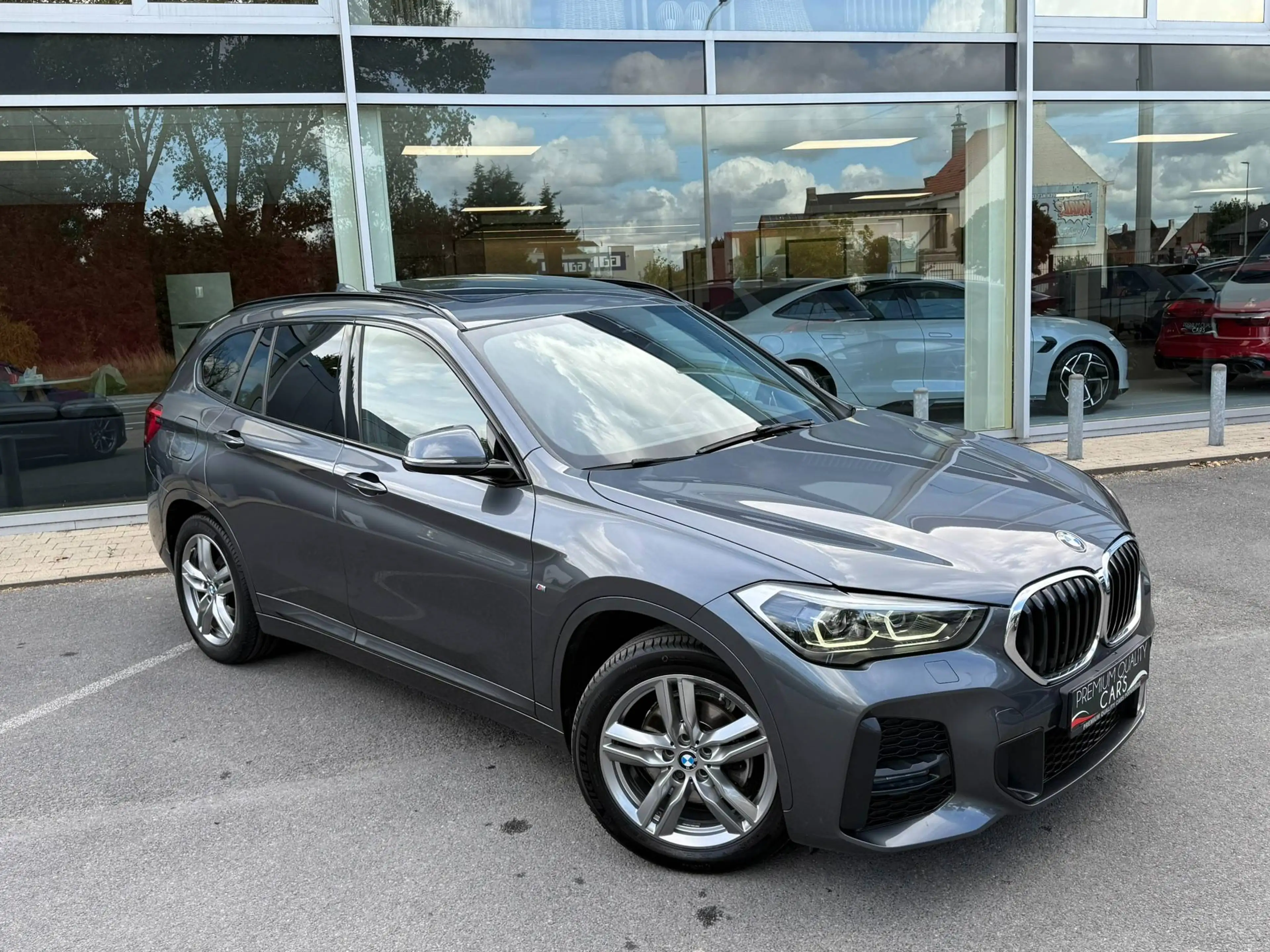 BMW X1 M PACK / PANO / TREKHAAK / NAVI / SFEERLICHT / — photo 6