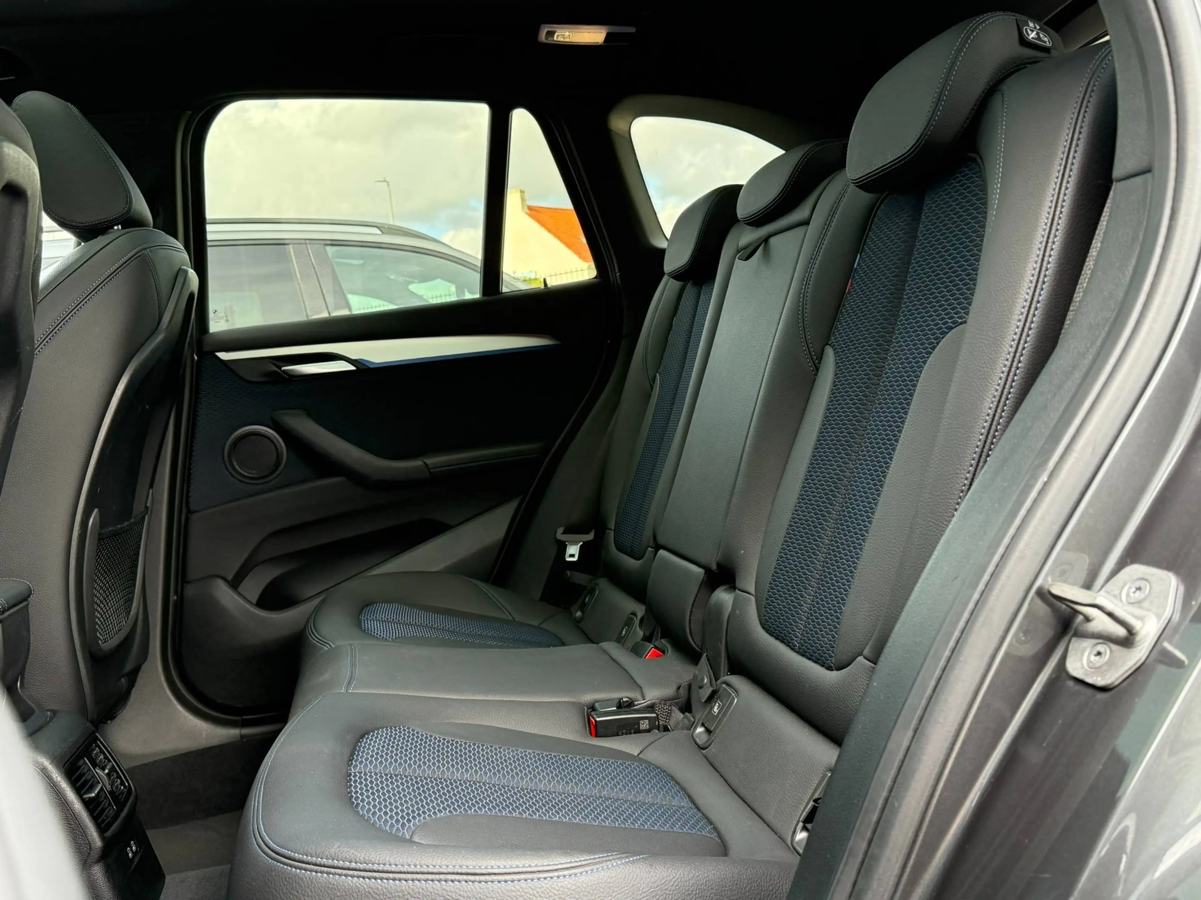 BMW X1 M PACK / PANO / TREKHAAK / NAVI / SFEERLICHT / — photo 14