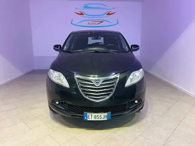 Lancia Ypsilon 0.9 TwinAir 85 CV 5 porte Metano Ecochic Elefantin
