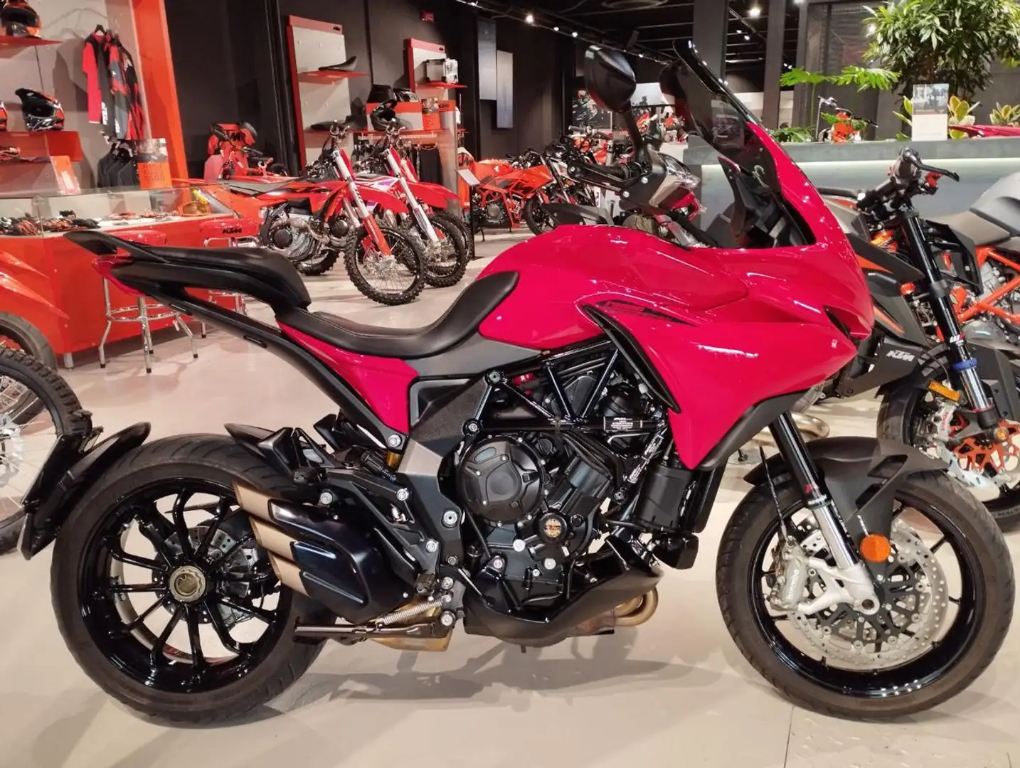 MV Agusta Turismo Veloce 800 Rosso Roşu - 1