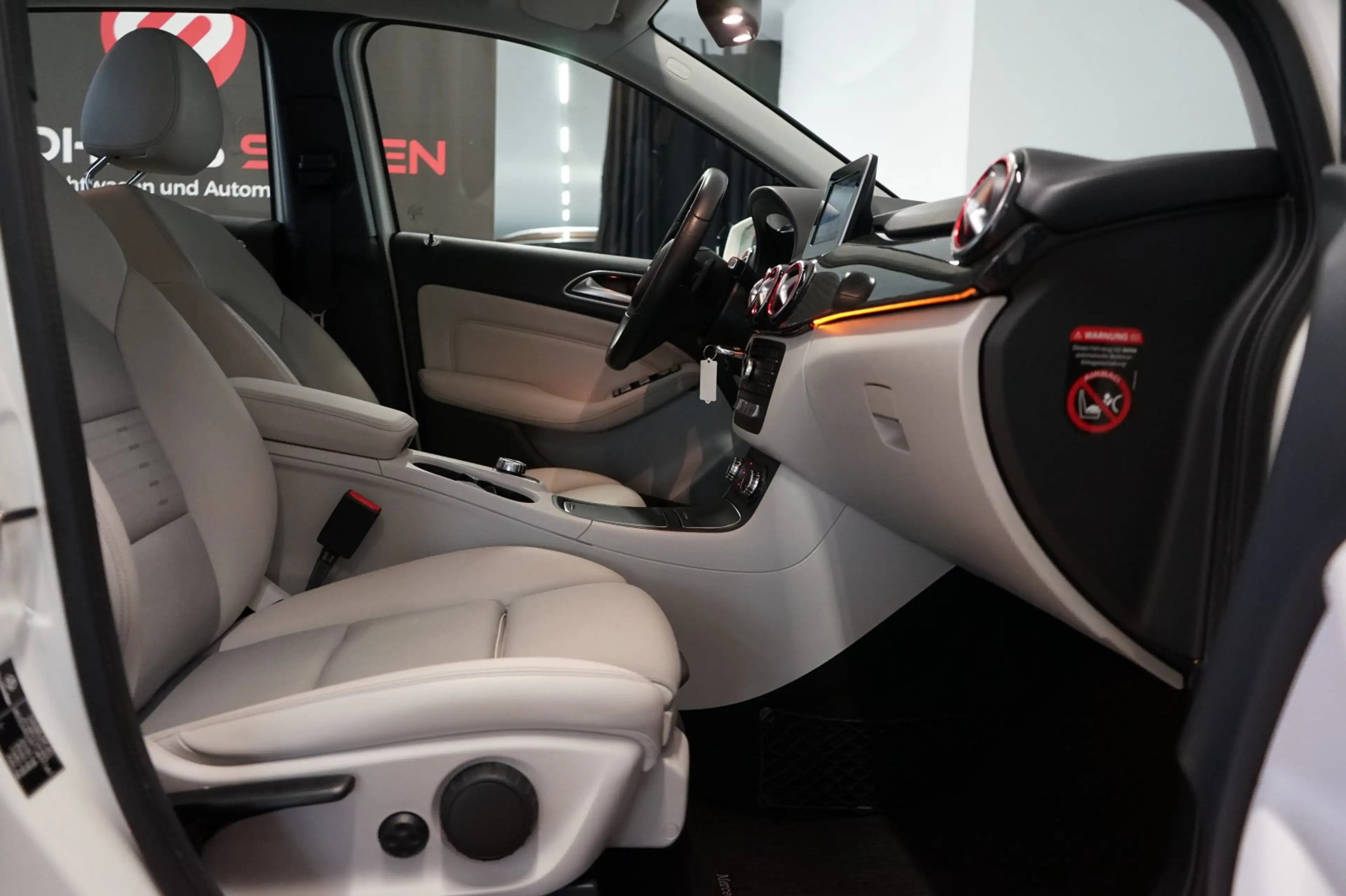 Mercedes-Benz B 220 Urban|4MATIC|LED|NAVI|PARK — photo 11