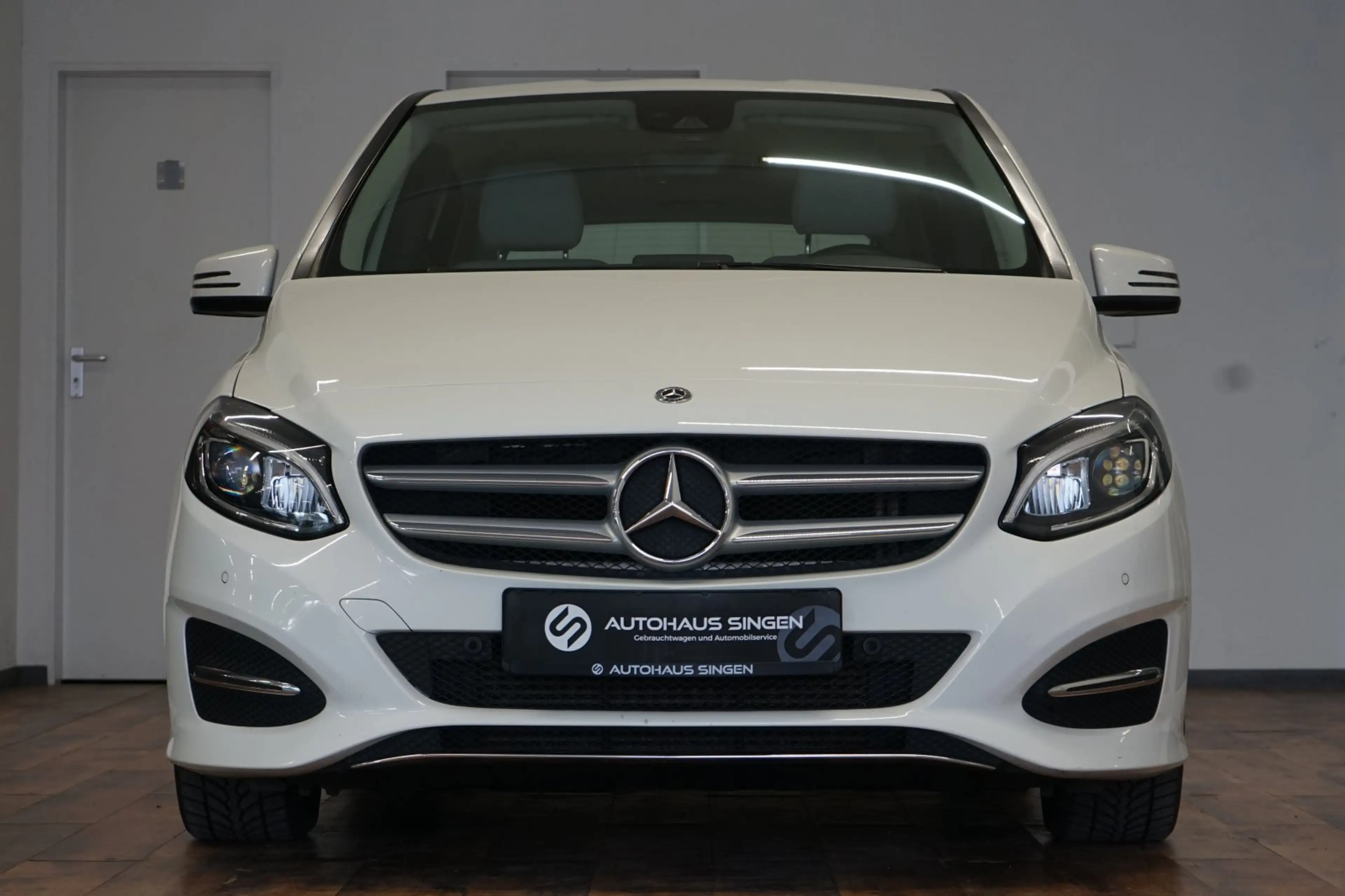 Mercedes-Benz B 220 Urban|4MATIC|LED|NAVI|PARK — photo 4