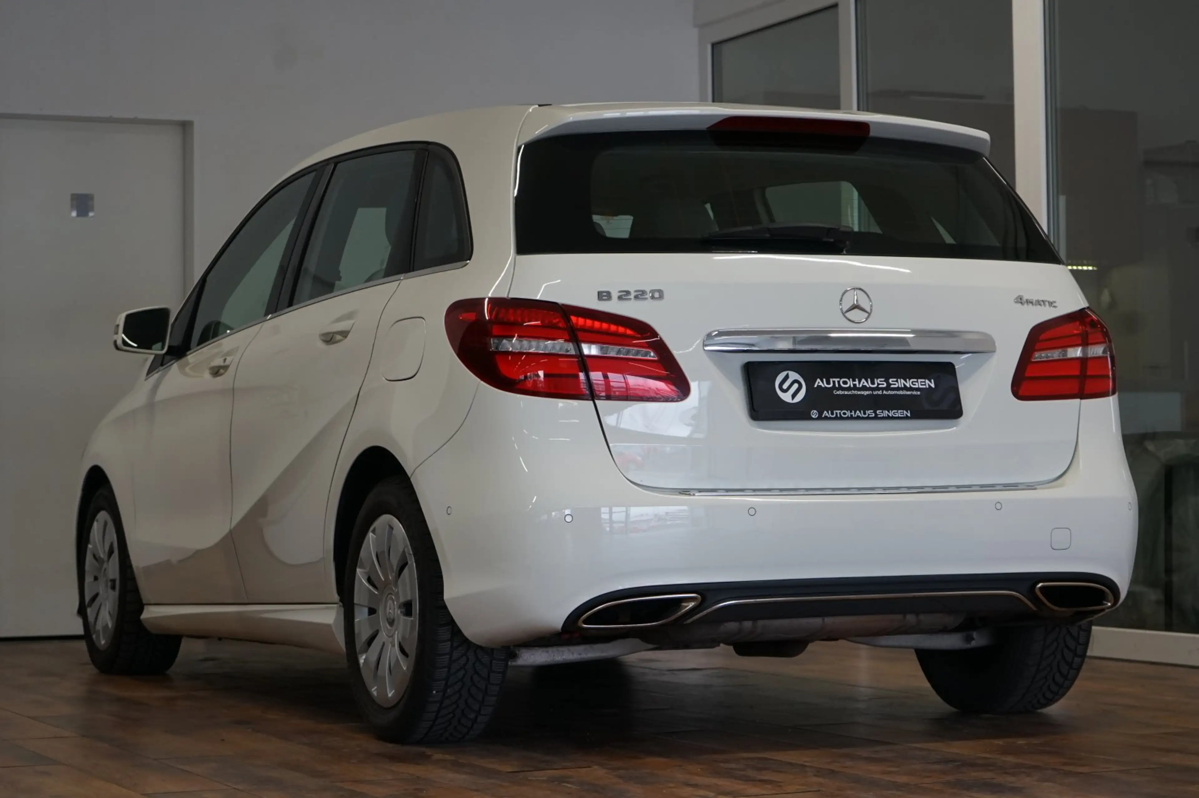 Mercedes-Benz B 220 Urban|4MATIC|LED|NAVI|PARK — photo 13