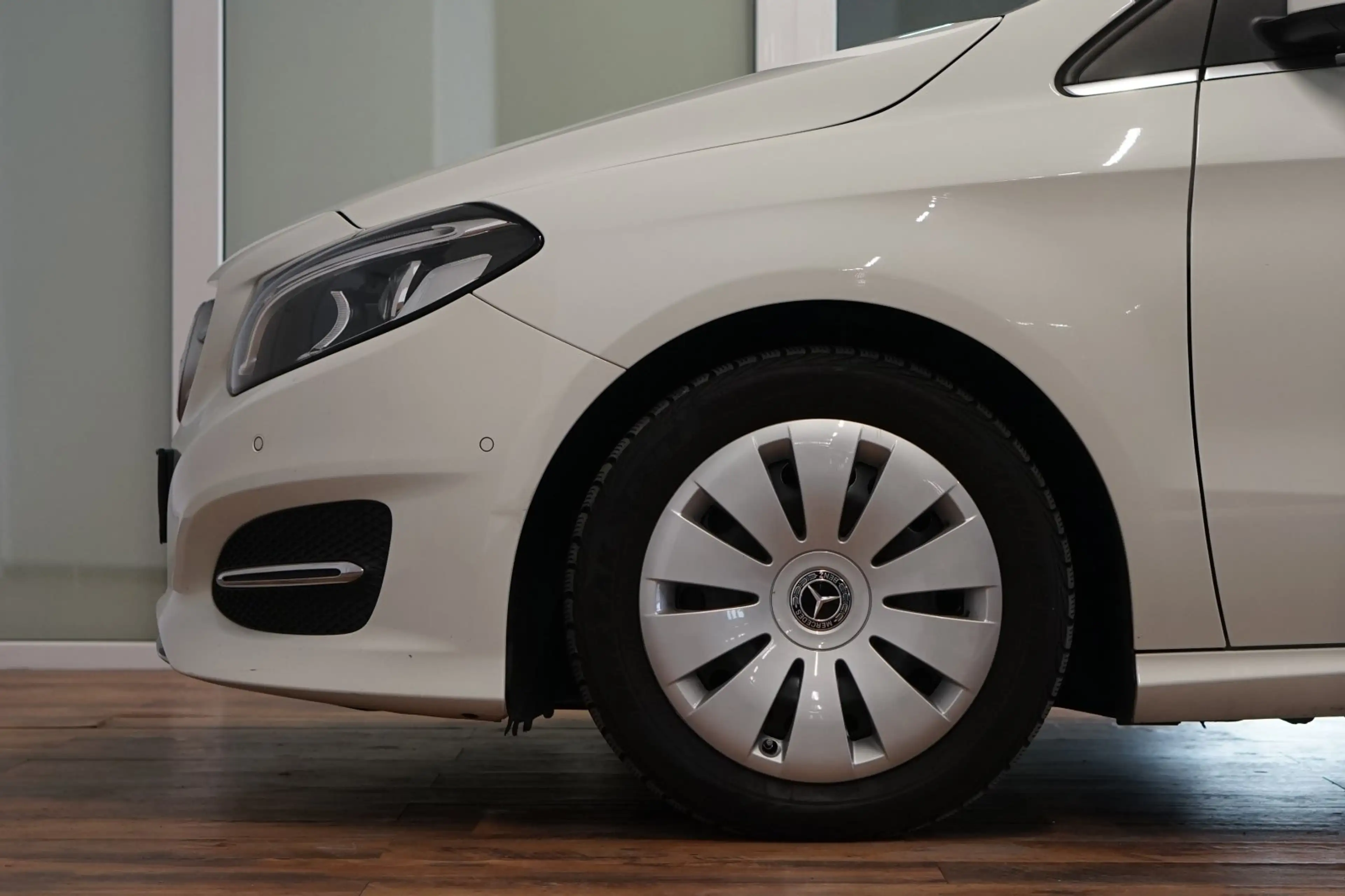 Mercedes-Benz B 220 Urban|4MATIC|LED|NAVI|PARK — photo 2