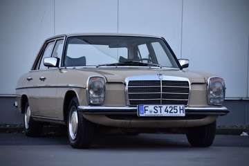 W115 240D Strich 8