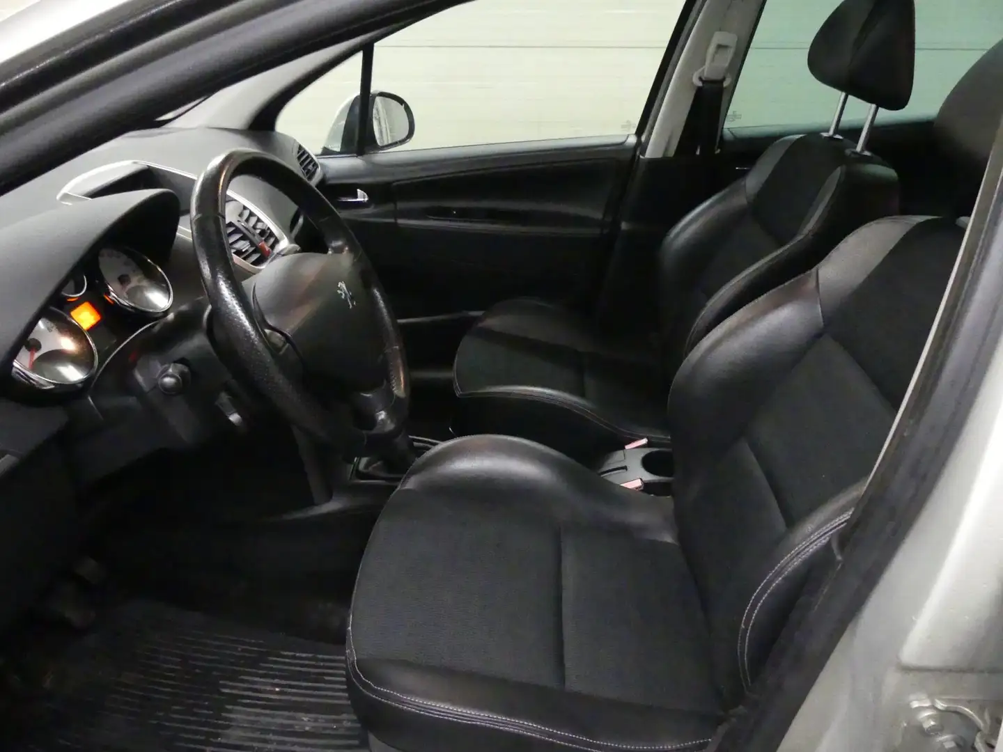 Peugeot 207 SW Outdoor 1.6 VTi XS - Airco - Cruise Control - H Beige - 2