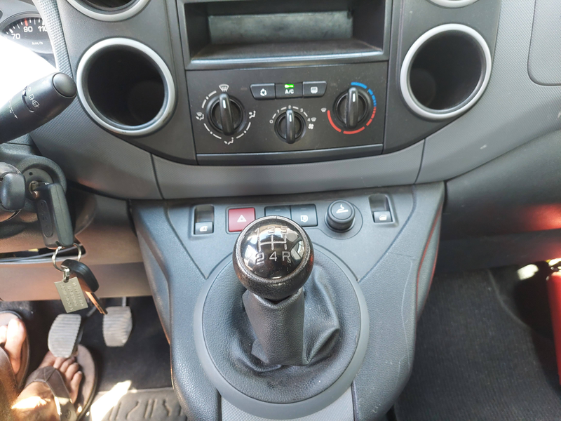 Peugeot Partner lichte vracht — photo 7