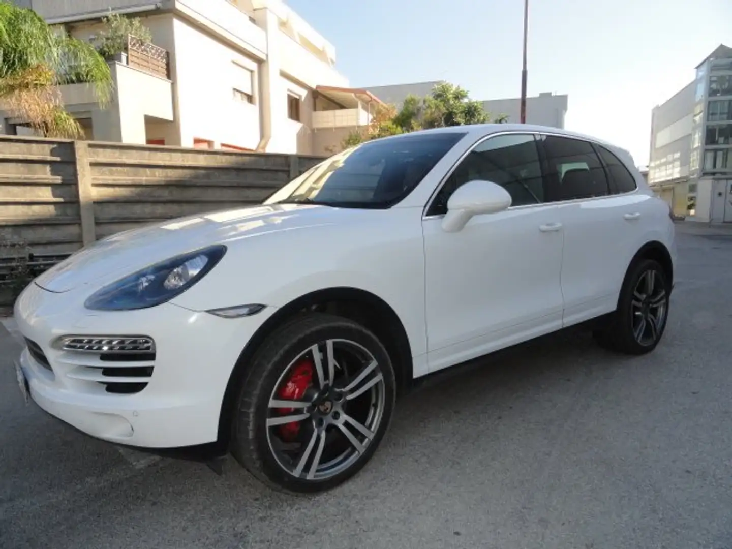 Porsche Cayenne 3.0 V6 tdi Wit - 1