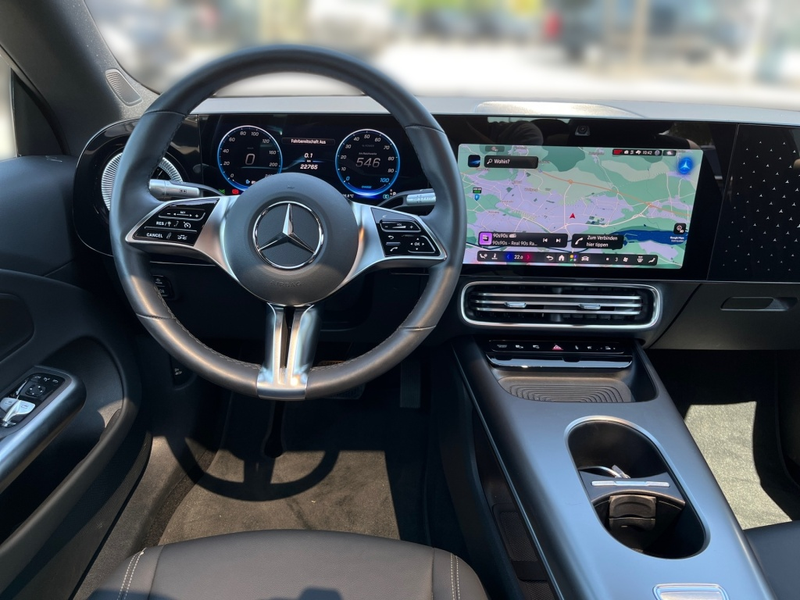 Mercedes-Benz CLA 250 + EQ Adv+*CarPlay*Pano*DISTR*Ambi*KeyGo* — photo 11