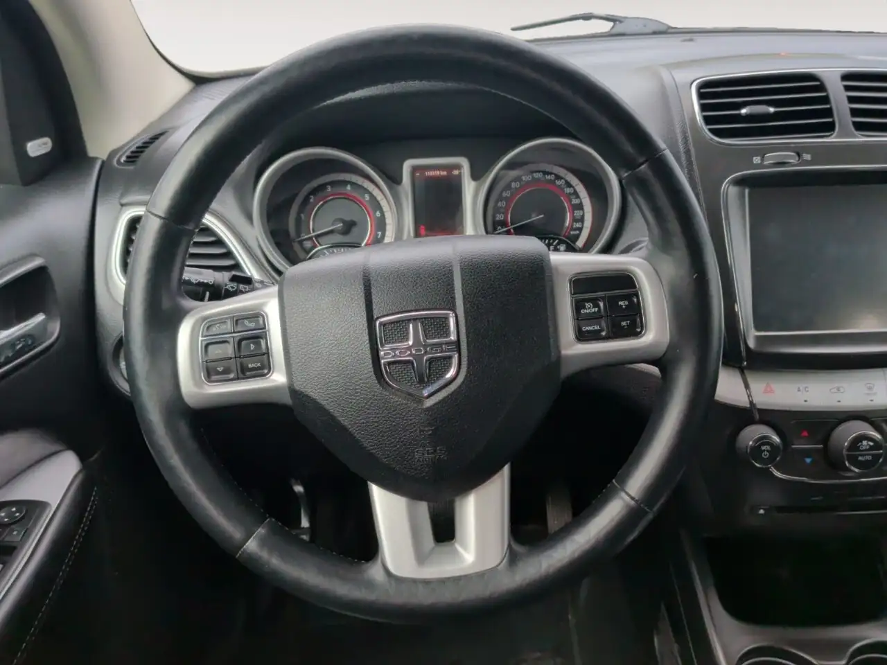 Dodge Journey снимка Dodge Journey