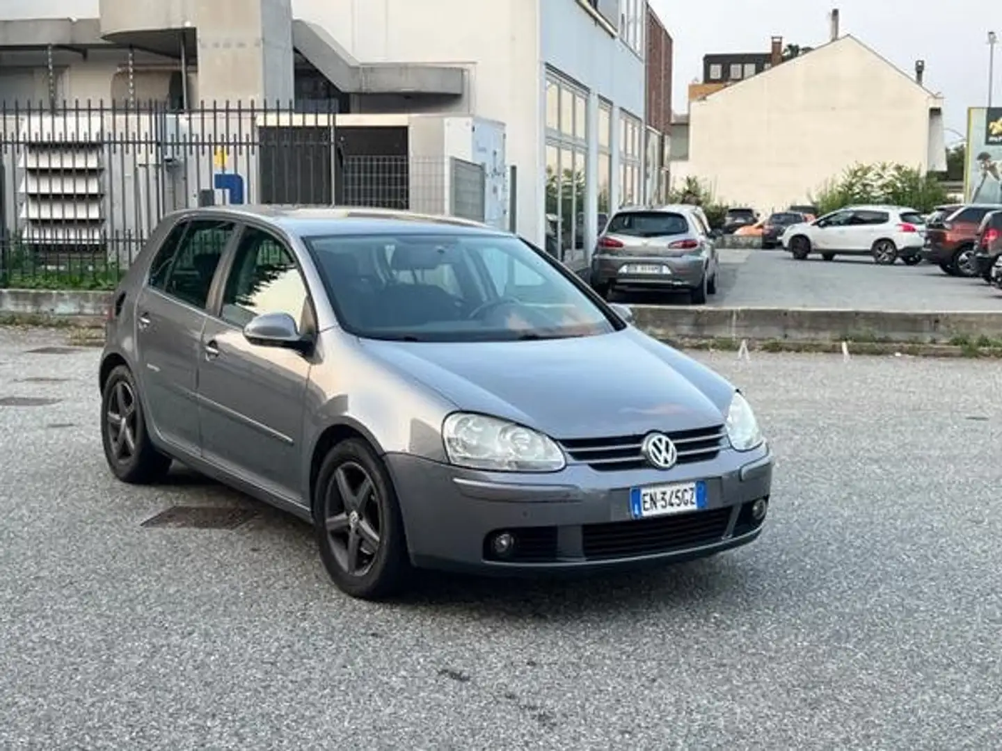Volkswagen Golf Golf 5p 1.9 tdi Blue-T Grigio - 1
