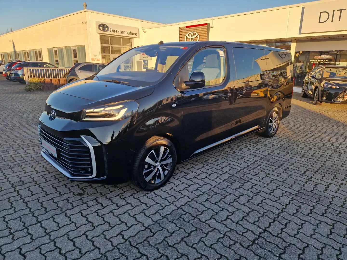 Toyota Proace Verso 2.0 L2 D Team Deutschland Klima Navi Schwarz - 1