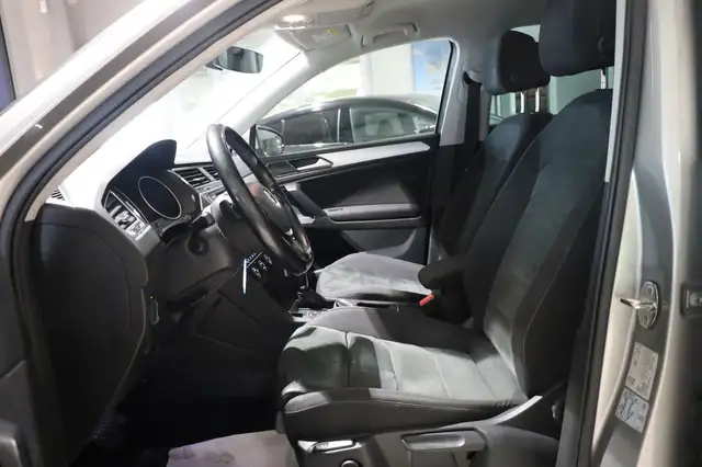 Volkswagen Tiguan view 13