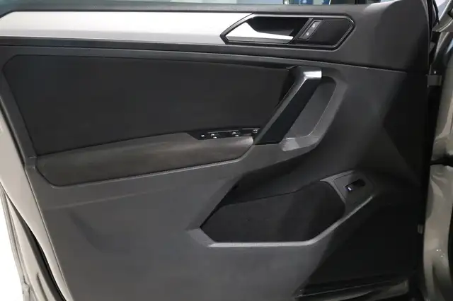 Volkswagen Tiguan view 11