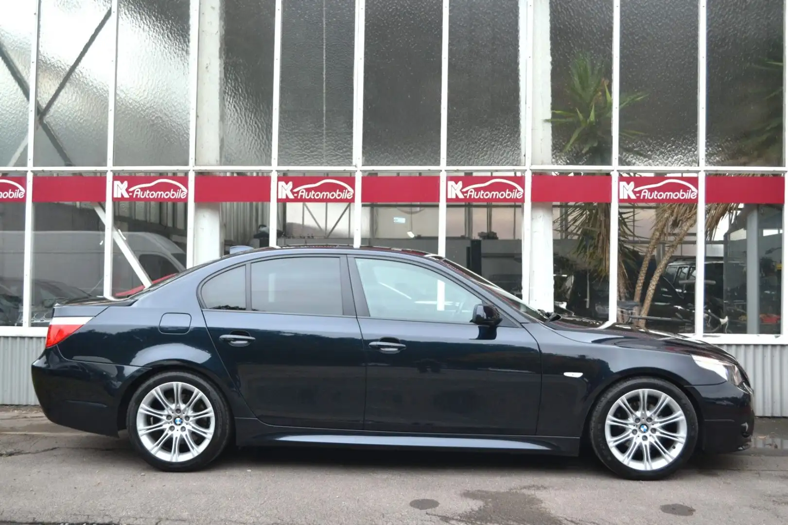 BMW 523 iA M-Sportpaket/Leder/Navi/GSHD/PDC Noir - 2