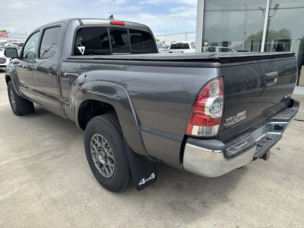Toyota Tacoma снимка Toyota Tacoma