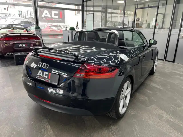Audi TT view 12