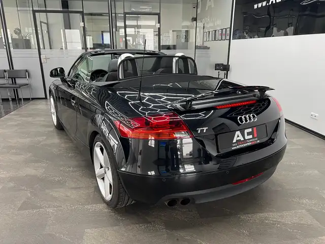 Audi TT view 9