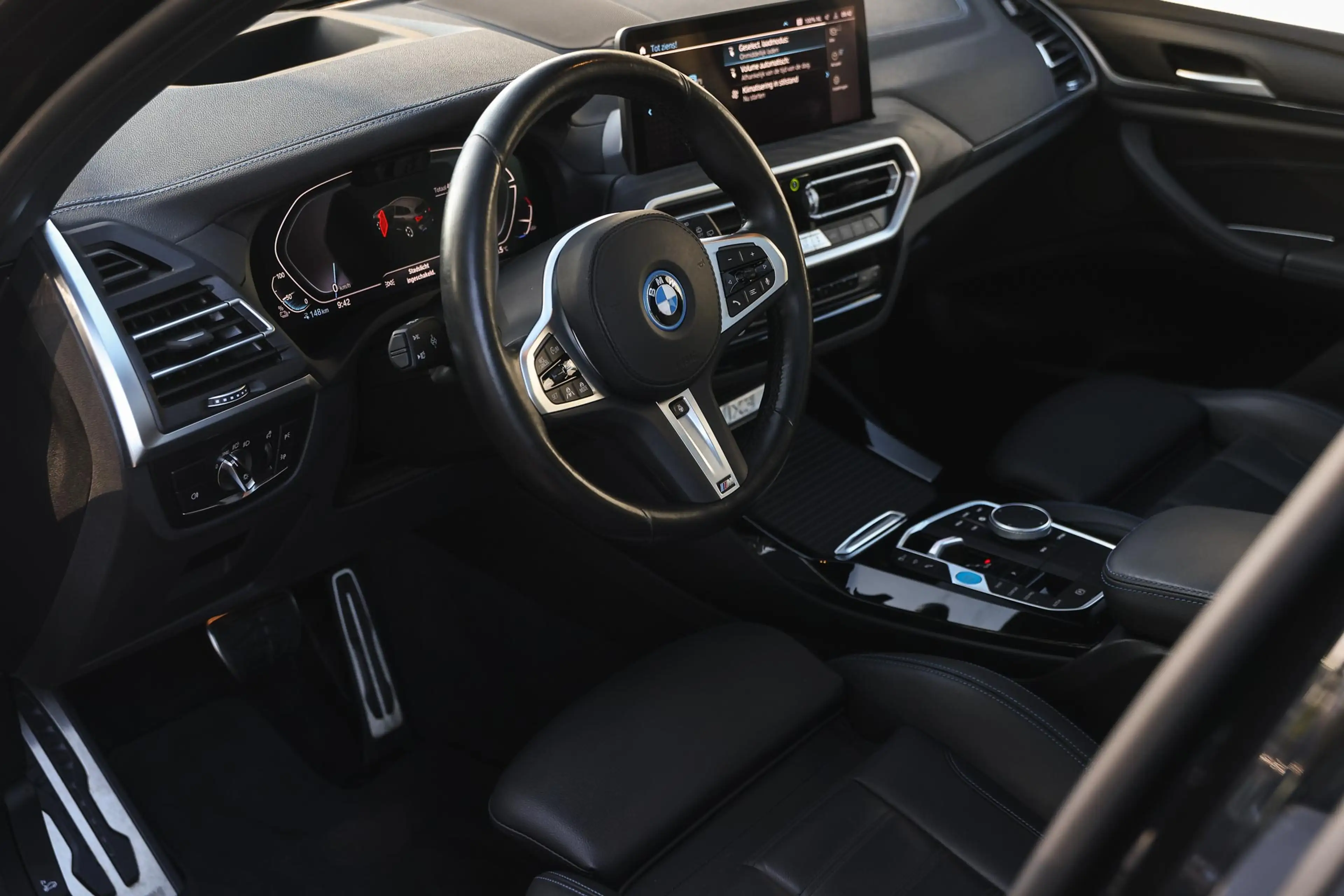 BMW iX3 High Executive / Trekhaak / Sportstoelen / Adaptie — photo 11