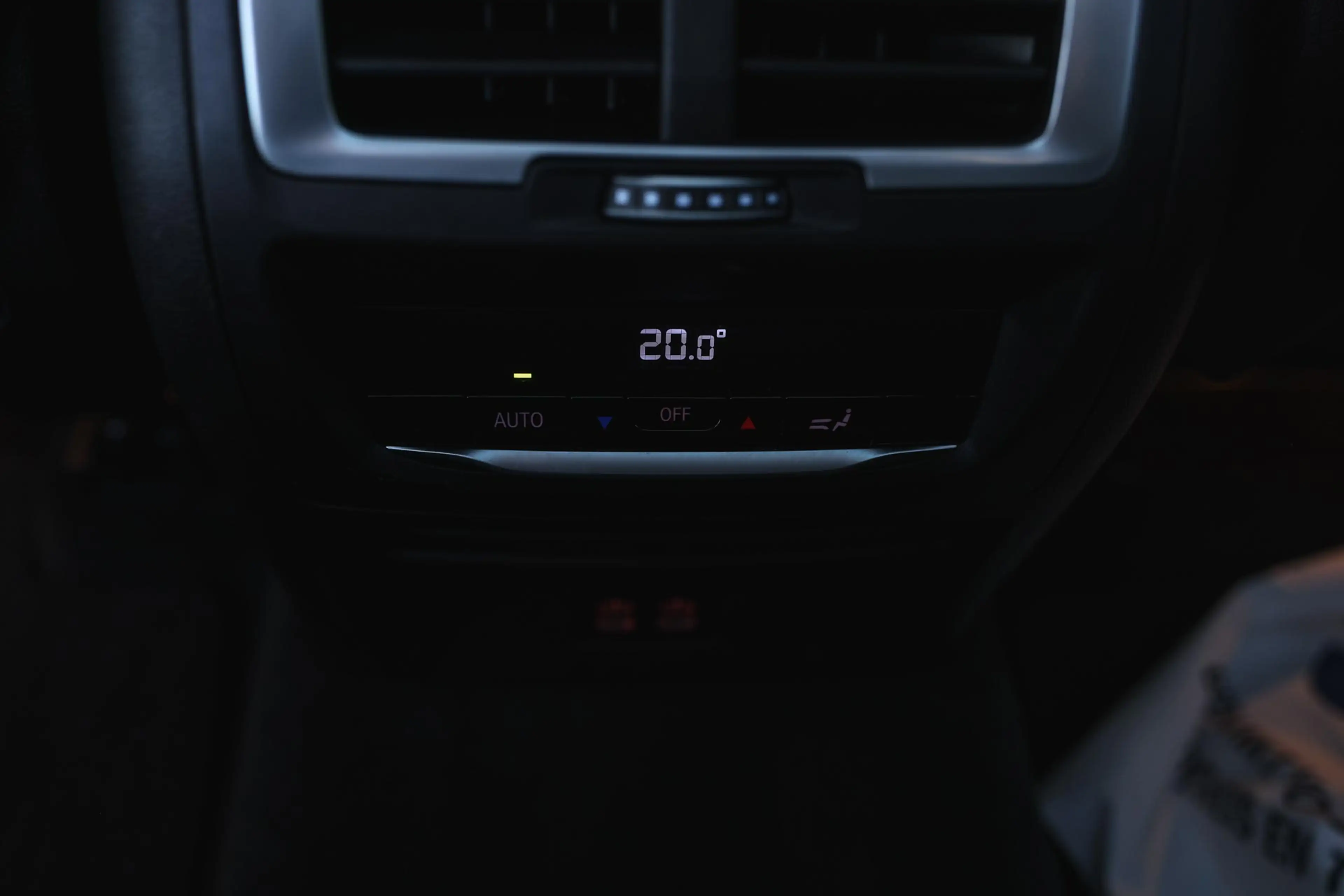 BMW iX3 High Executive / Trekhaak / Sportstoelen / Adaptie — photo 15