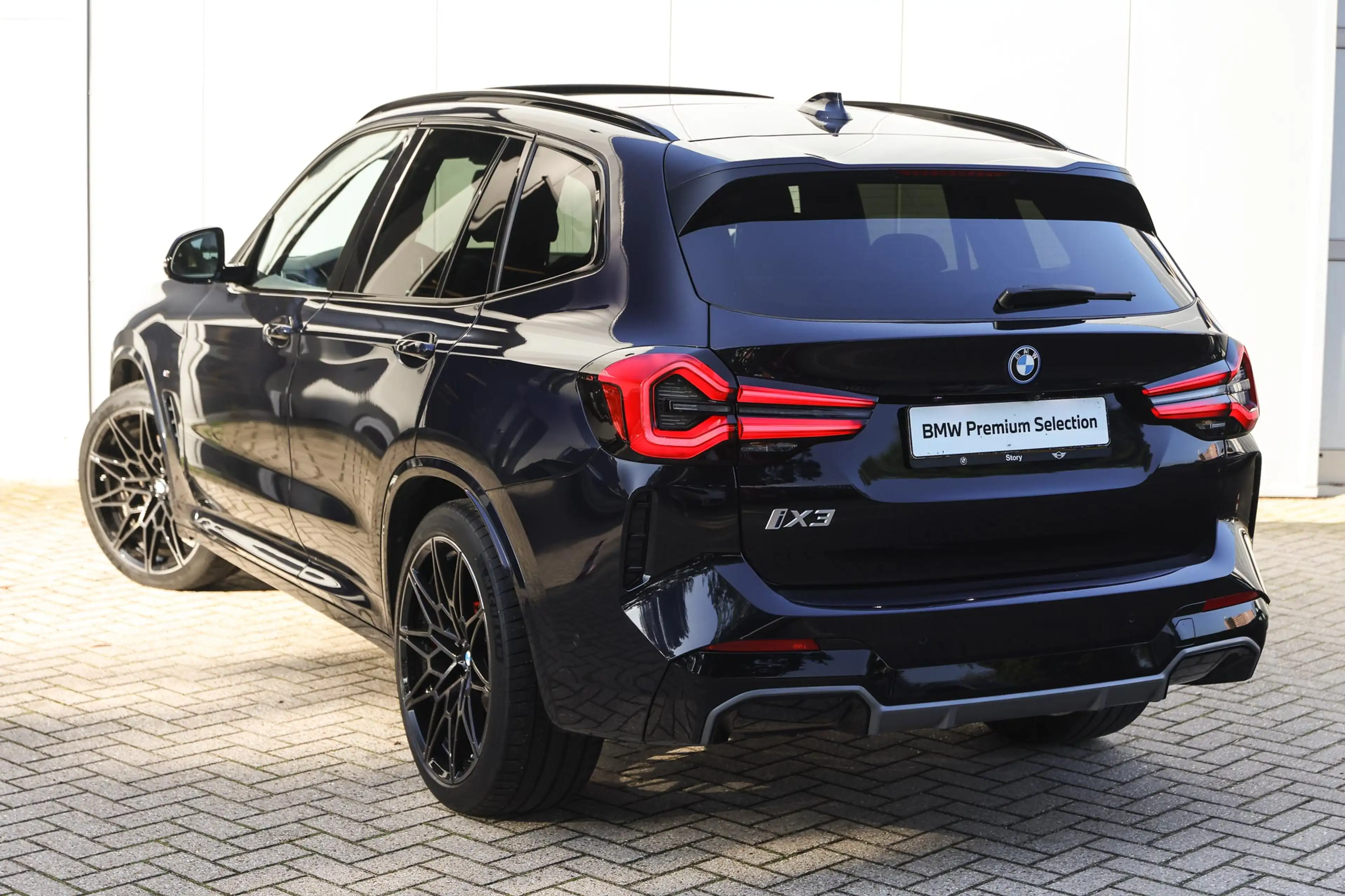 BMW iX3 High Executive / Trekhaak / Sportstoelen / Adaptie — photo 2