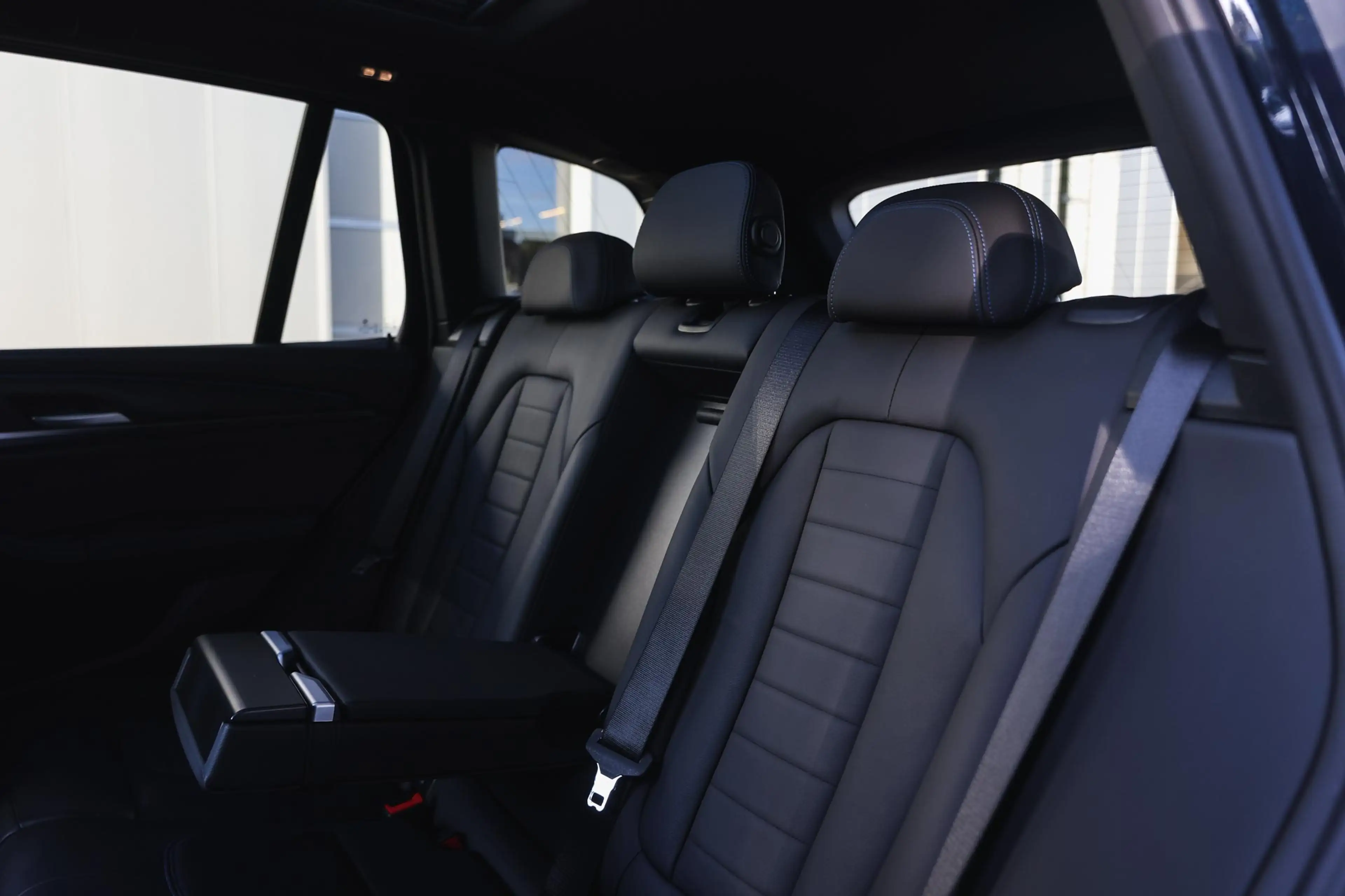 BMW iX3 High Executive / Trekhaak / Sportstoelen / Adaptie — photo 14