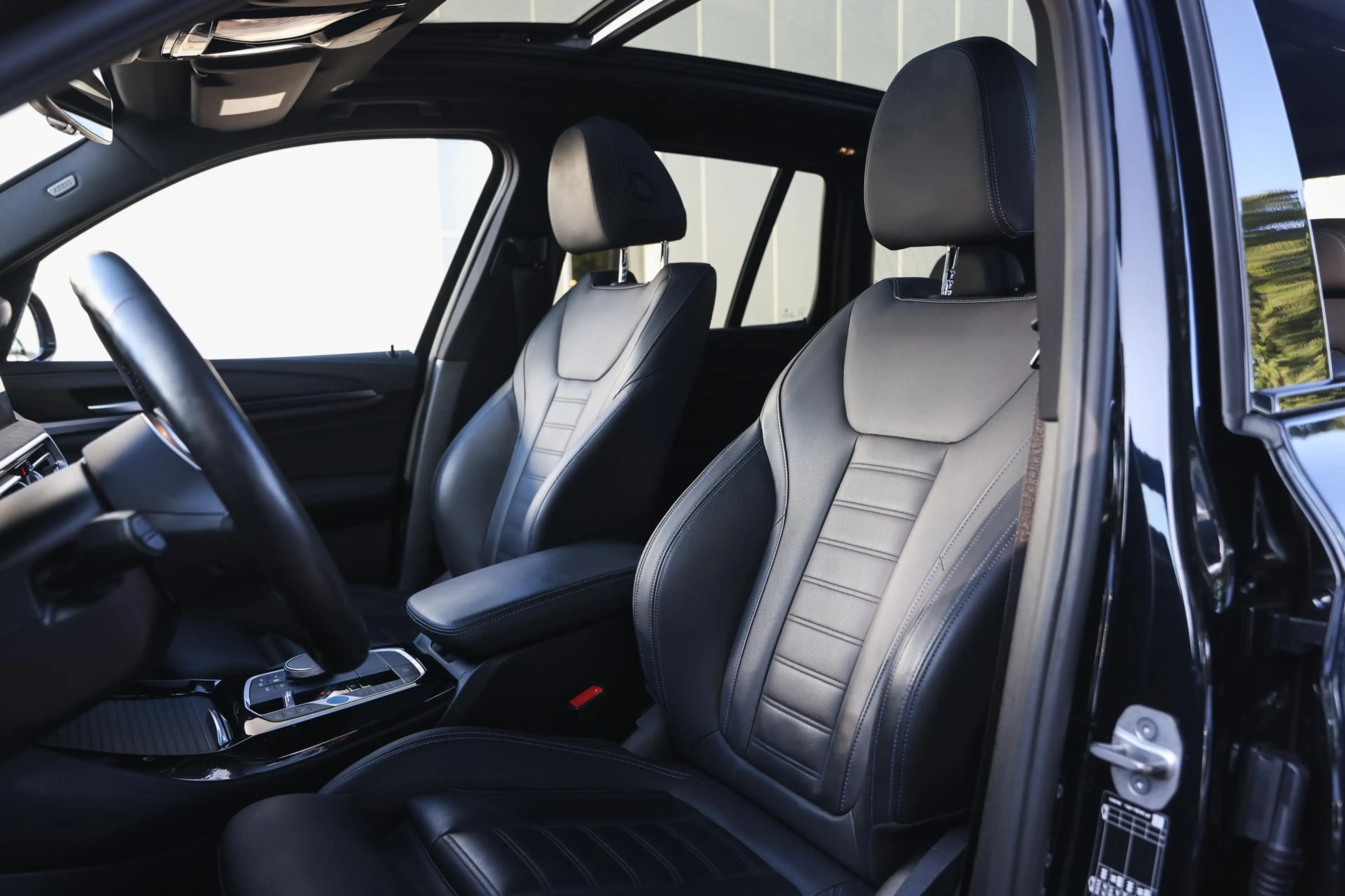 BMW iX3 High Executive / Trekhaak / Sportstoelen / Adaptie — photo 10