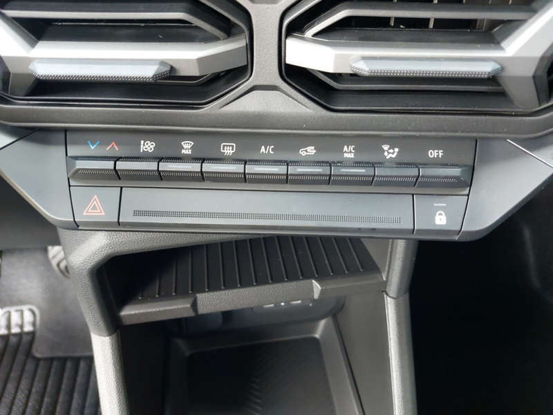 Dacia Duster Expression TCe 130 MHEV 4x4 — photo 9