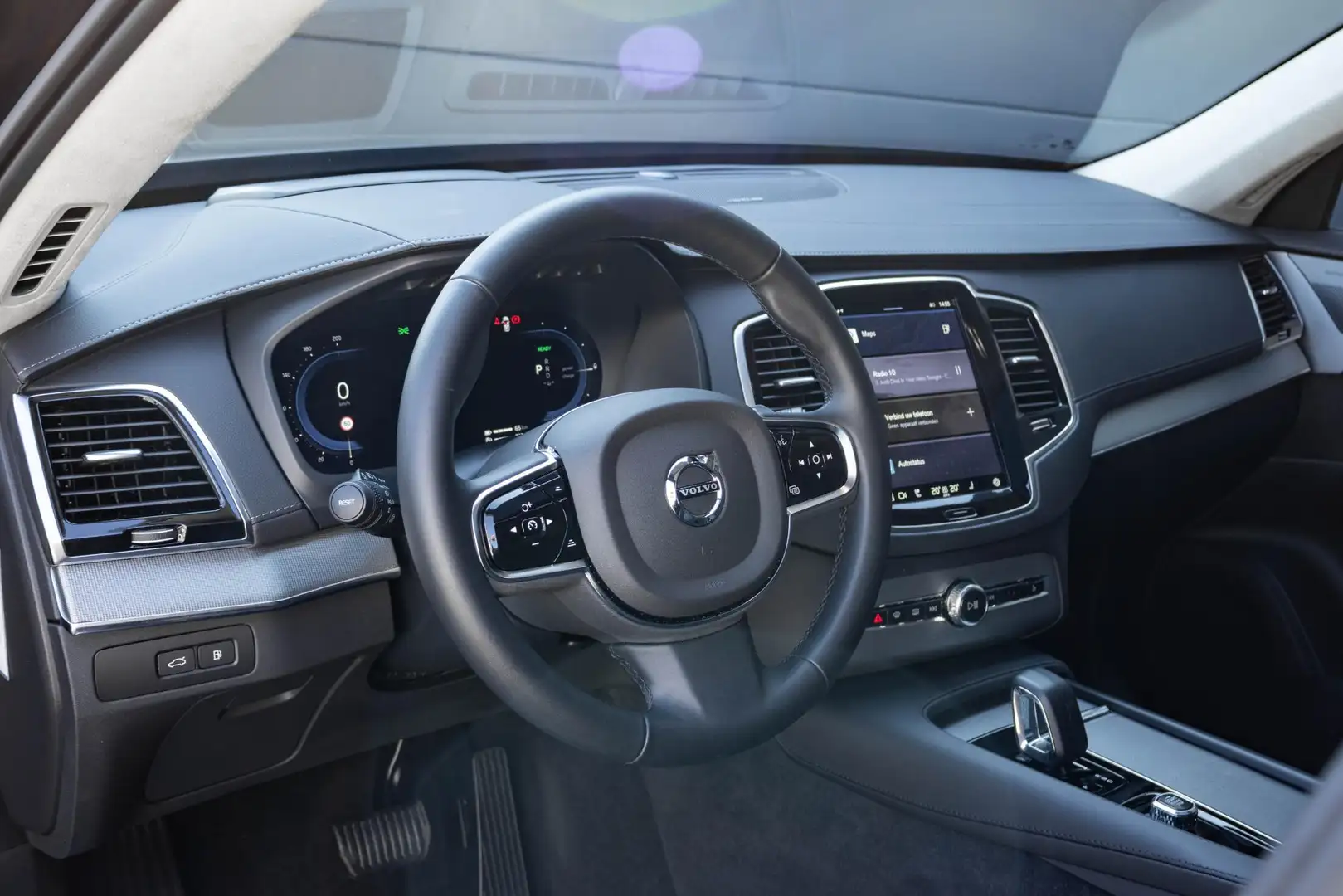 Volvo XC90 T8 Automaat AWD Ultimate Dark | Verwarmbare Voorst Zwart - 2