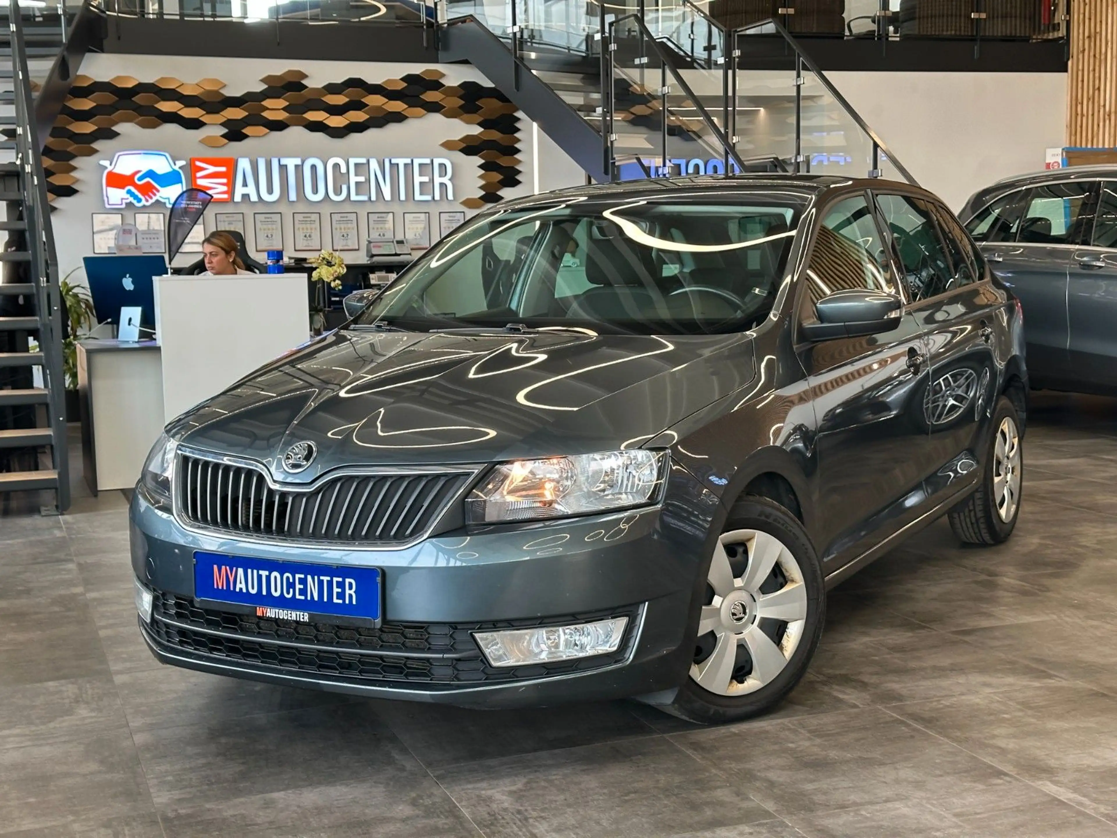 Skoda Rapid/Spaceback *KLIMAAUTO*SZHZ*CARPLAY*NAVI*TEMPO*TÜV09/27