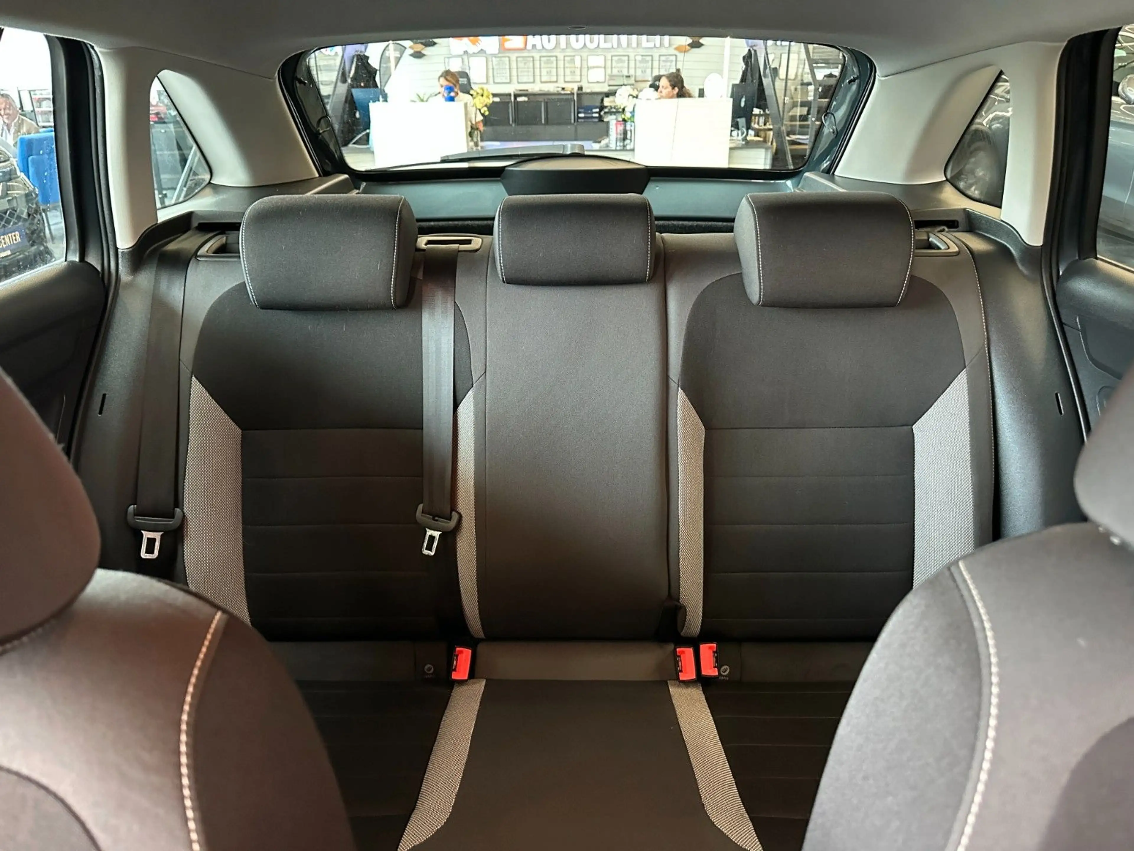 Skoda Rapid/Spaceback *KLIMAAUTO*SZHZ*CARPLAY*NAVI*TEMPO*TÜV09/27 — photo 11