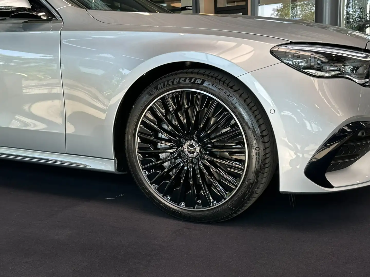 Mercedes-Benz E 450 E 450 d T 4M AMG Line Vielspeiche tonkabraun 360 Zilver - 2