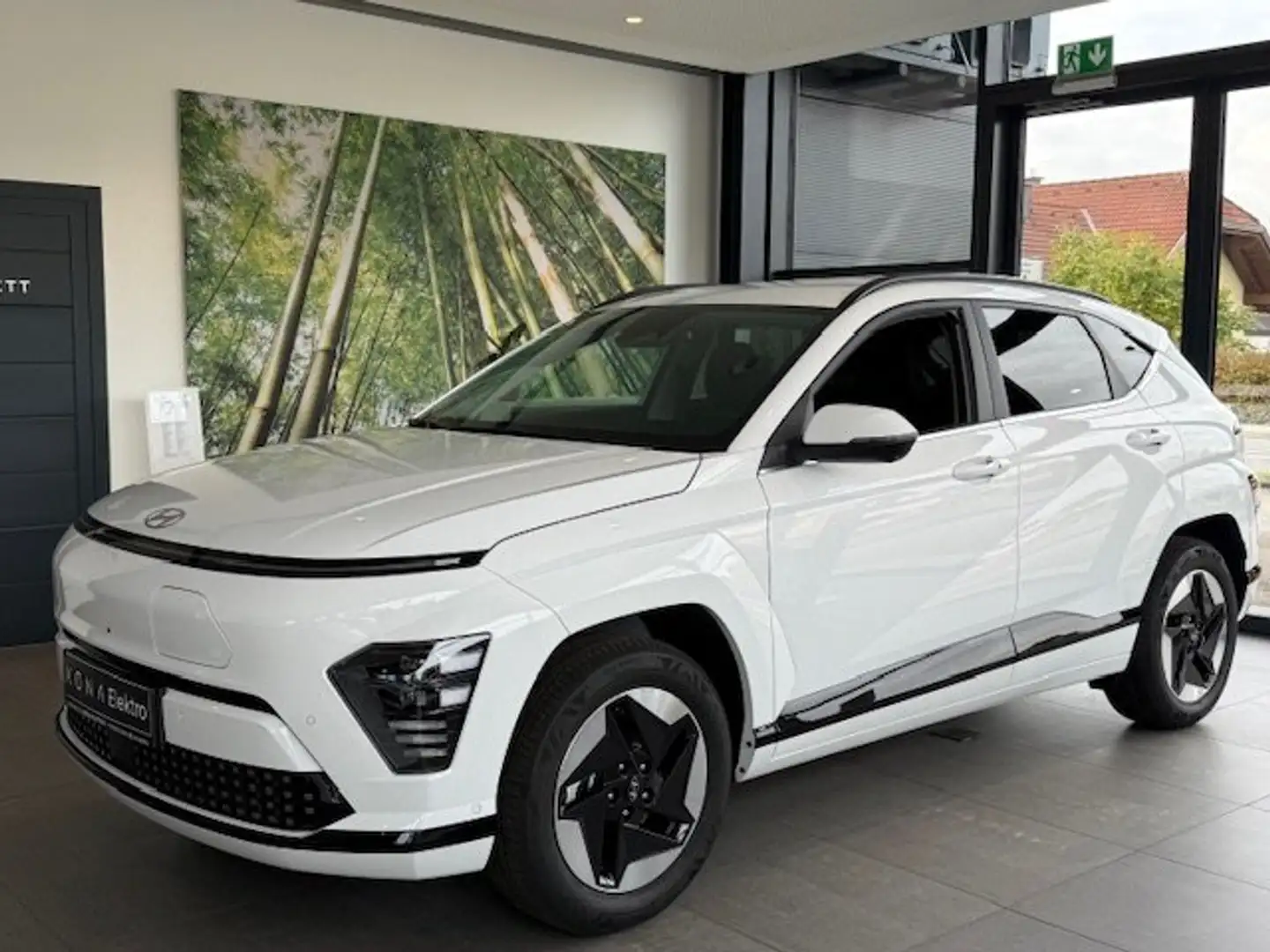 Hyundai KONA EV (SX2) GO 64,8 kWh k6eg2 Technikp.+Wärmep. Weiß - 2