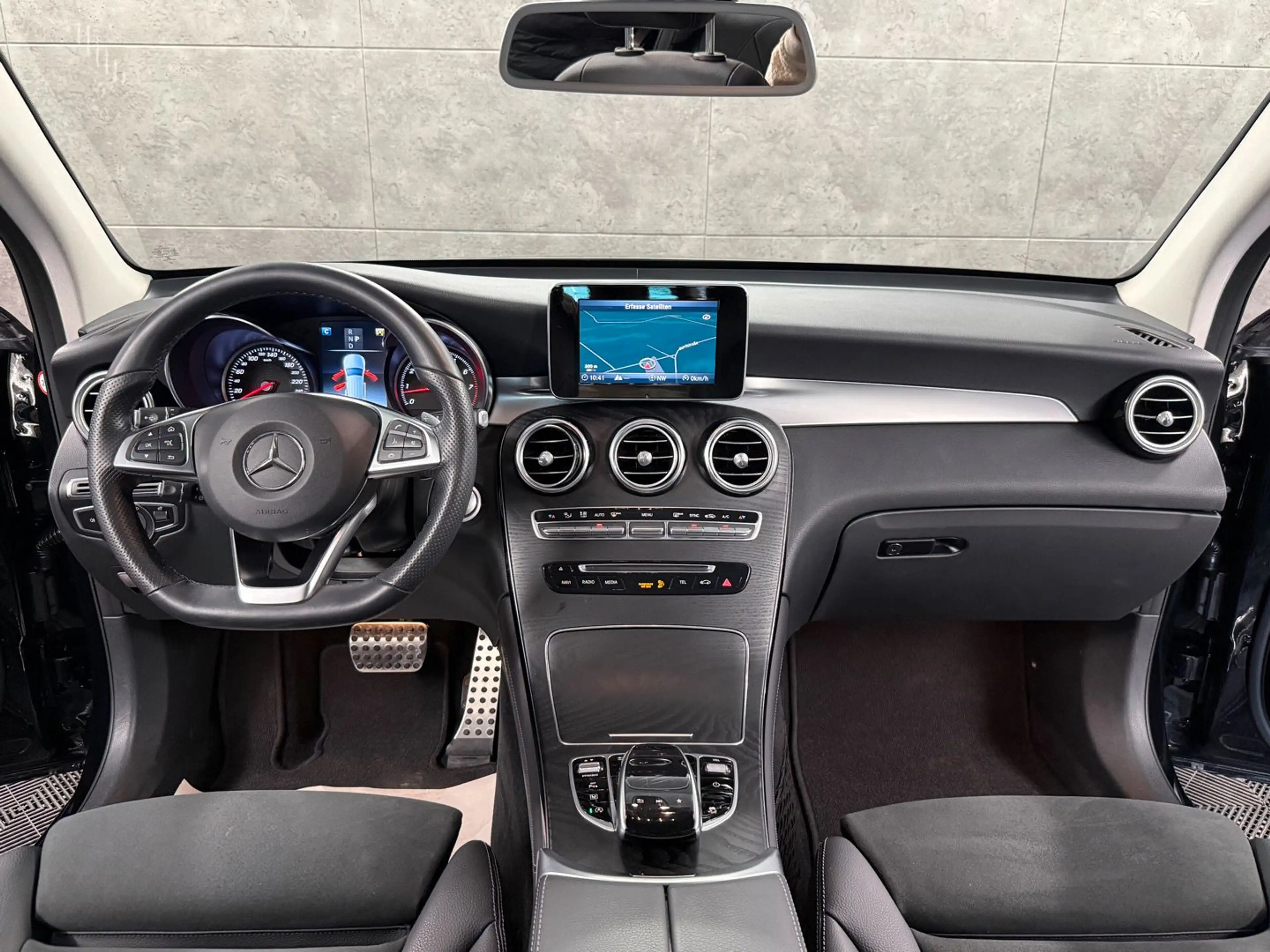 Mercedes-Benz GLC 250 AMG Line 4M AUT*LED*NAVI*AHK*TEMPO*PDC — photo 8