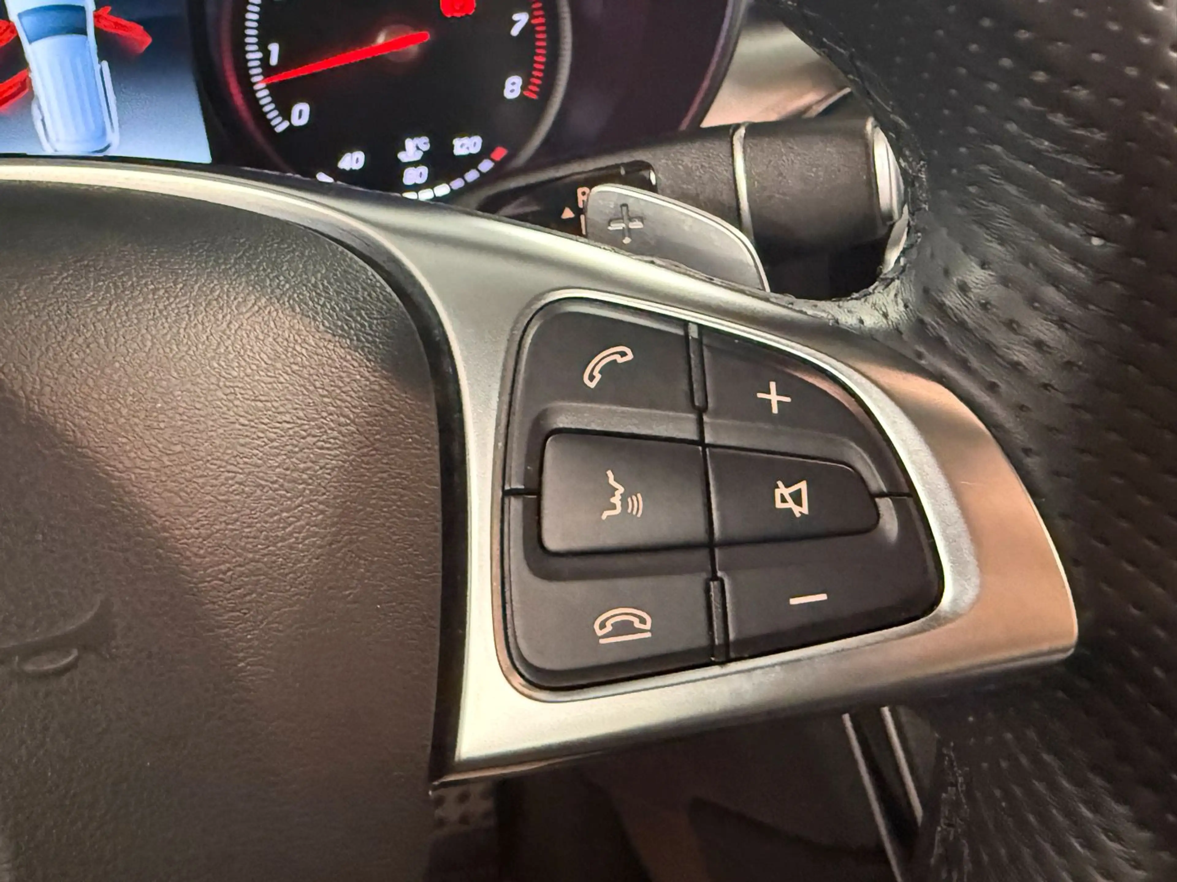 Mercedes-Benz GLC 250 AMG Line 4M AUT*LED*NAVI*AHK*TEMPO*PDC — photo 14