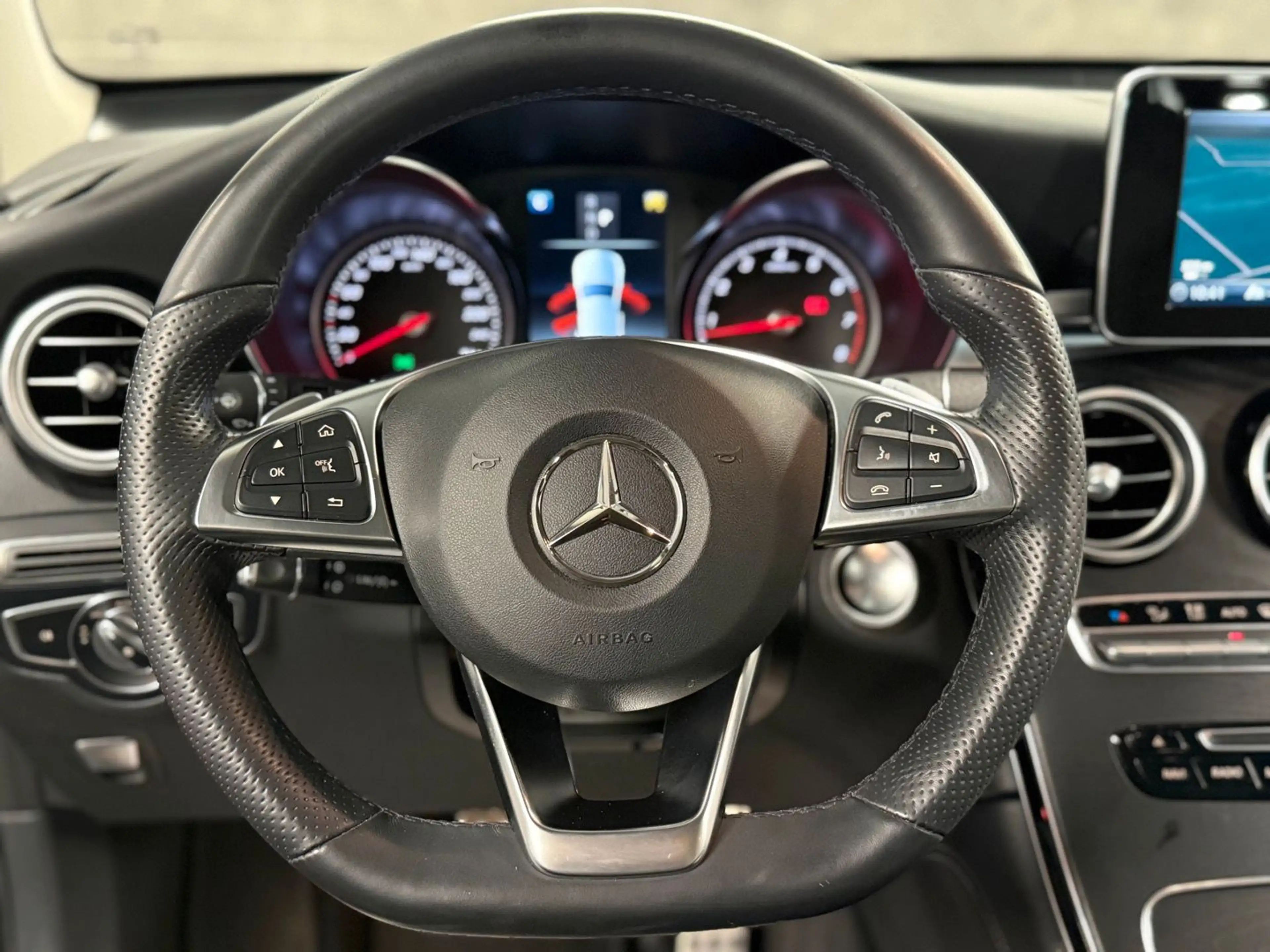 Mercedes-Benz GLC 250 AMG Line 4M AUT*LED*NAVI*AHK*TEMPO*PDC — photo 11