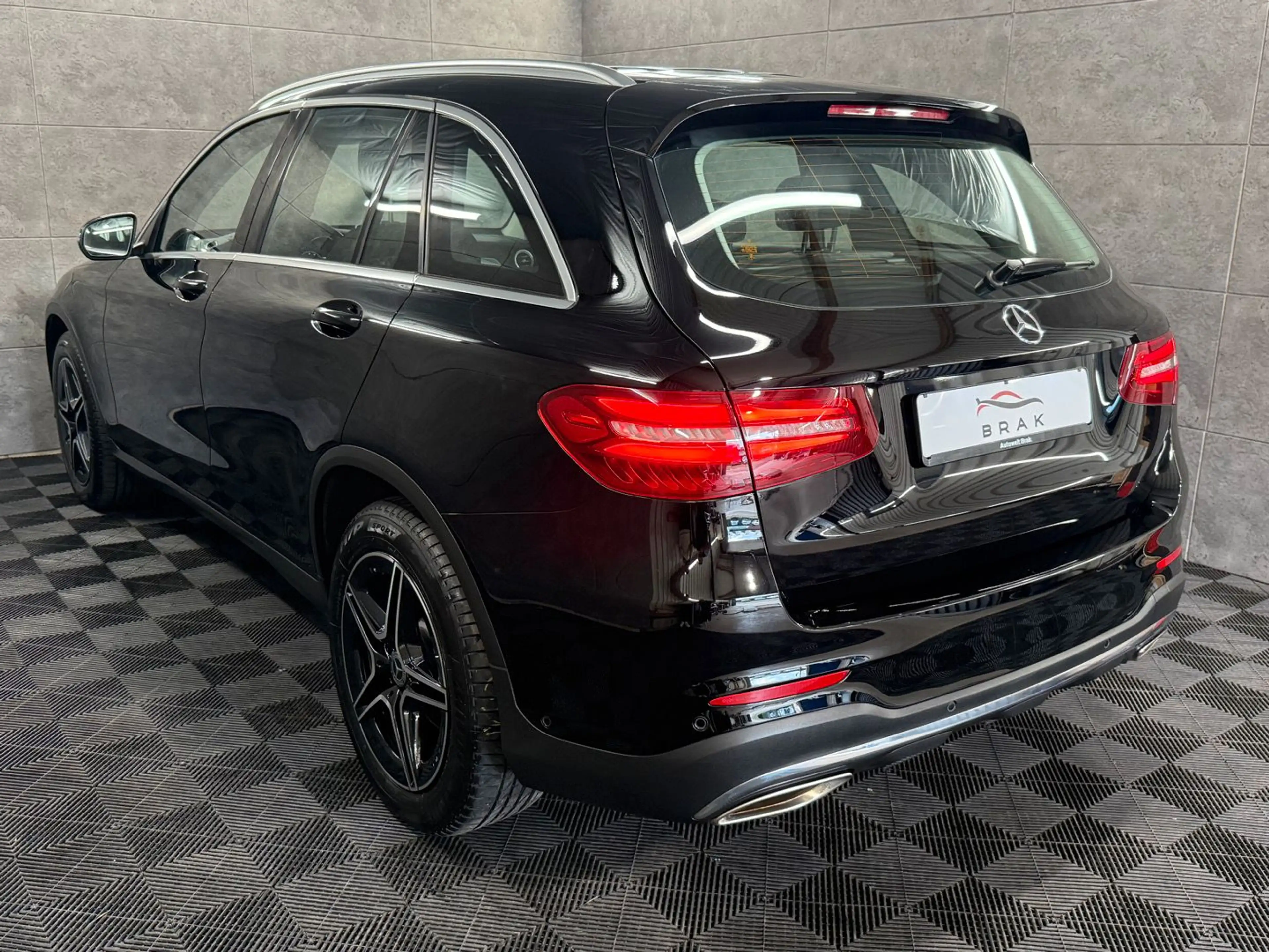 Mercedes-Benz GLC 250 AMG Line 4M AUT*LED*NAVI*AHK*TEMPO*PDC — photo 5