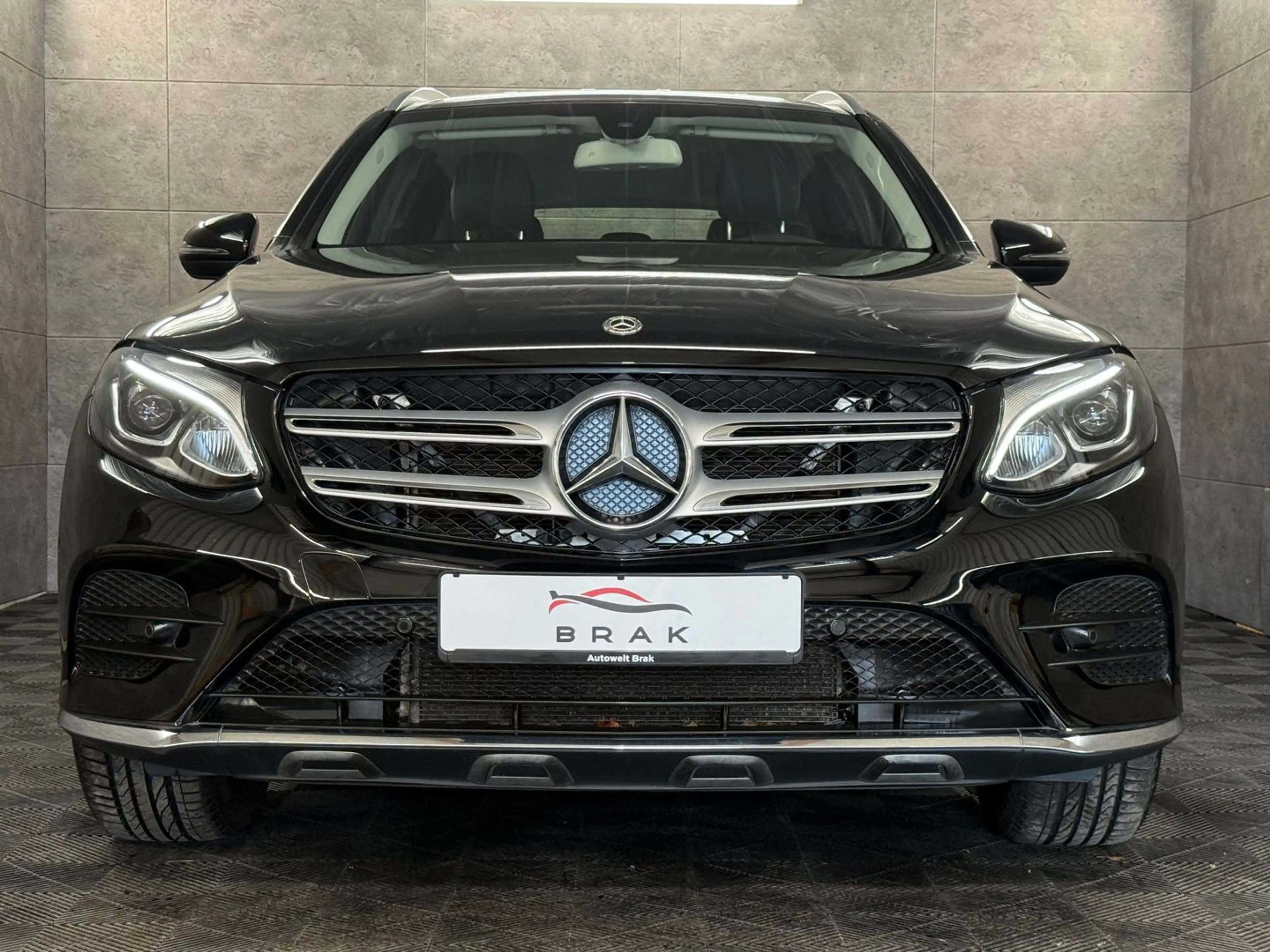 Mercedes-Benz GLC 250 AMG Line 4M AUT*LED*NAVI*AHK*TEMPO*PDC — photo 2