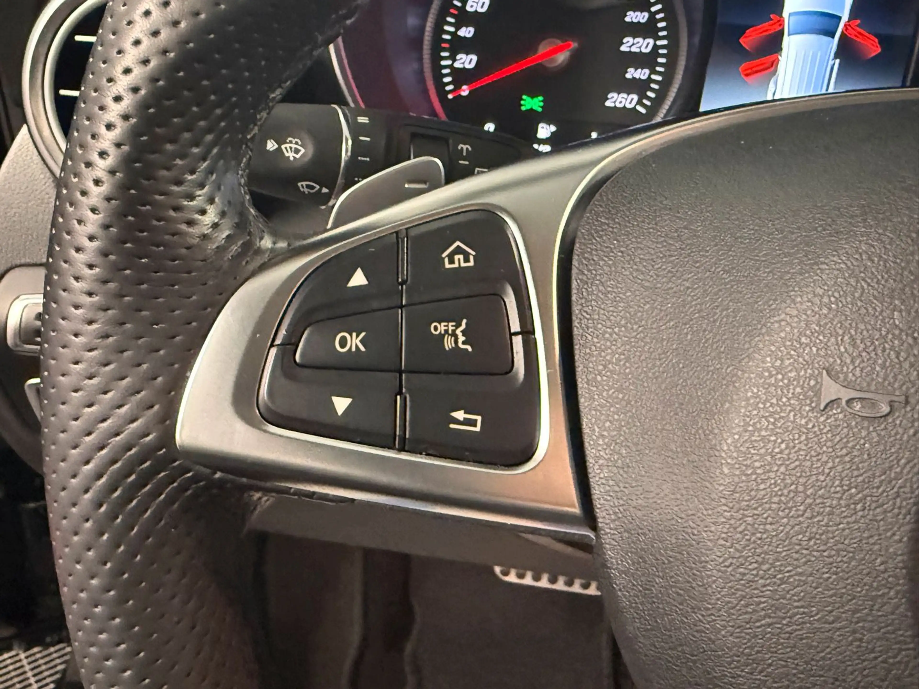 Mercedes-Benz GLC 250 AMG Line 4M AUT*LED*NAVI*AHK*TEMPO*PDC — photo 13
